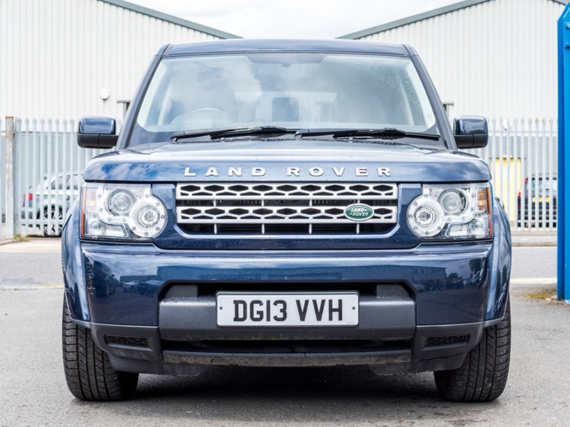 2013/13 REG LAND ROVER DISCOVERY GS SDV6 AUTO 3.0 DIESEL 4X4, SHOWING 1 FORMER KEEPER - 7 SEATER - Image 2 of 21