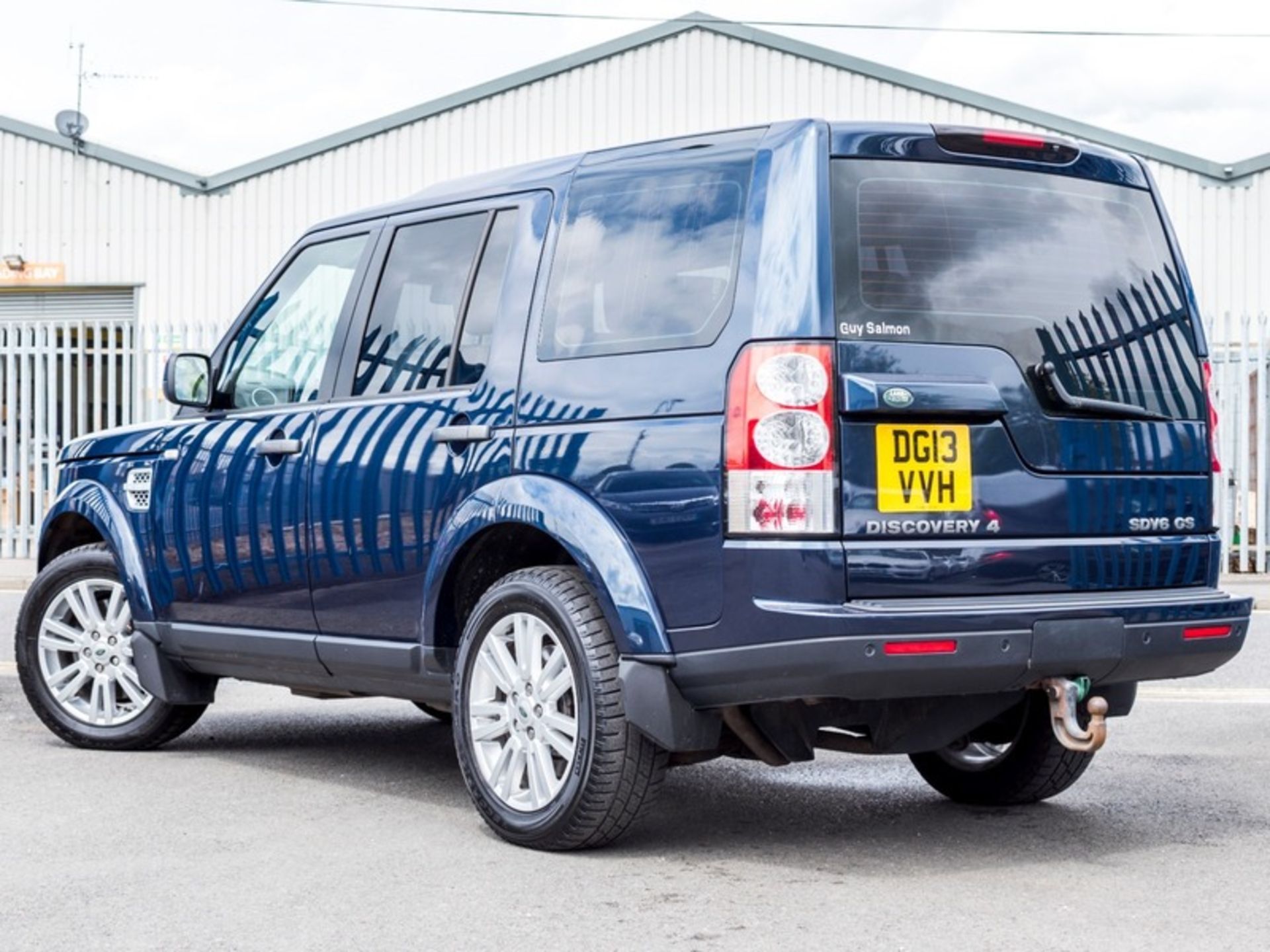 2013/13 REG LAND ROVER DISCOVERY GS SDV6 AUTO 3.0 DIESEL 4X4, SHOWING 1 FORMER KEEPER - 7 SEATER - Image 5 of 21