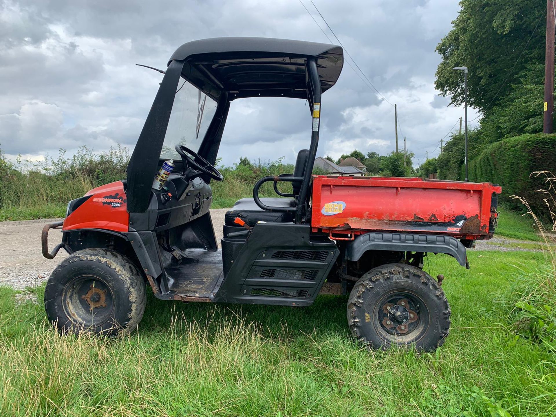 60 REG KIOTI MECHRON 2200 DIESEL 4X4 UTV TIPPER TOW BAR, RUNS AND WORKS, SHOWING 3367 HOURS - Image 6 of 13