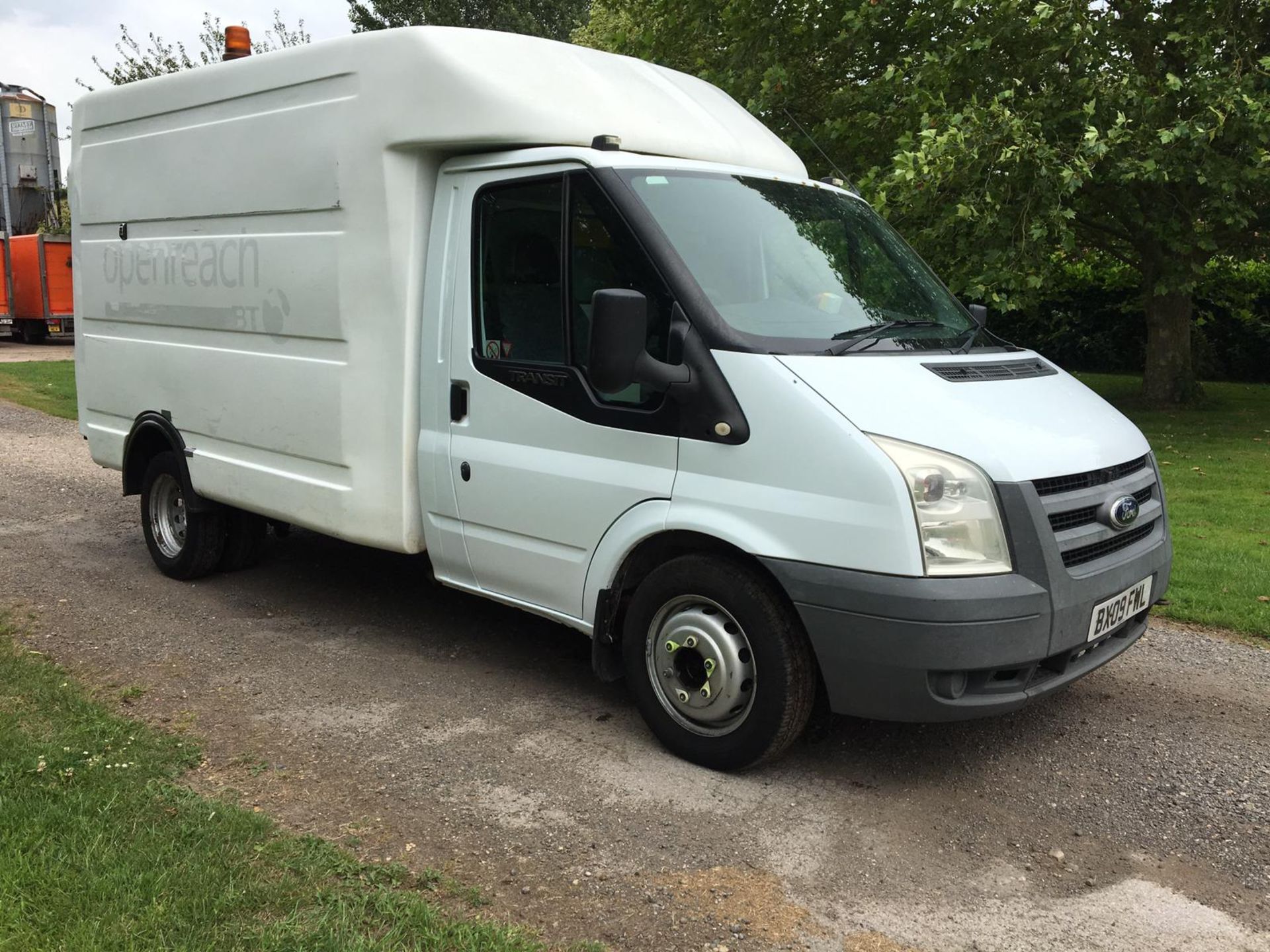 2009/09 REG FORD TRANSIT 100 T350M RWD 2.4 DIESEL WHITE BOX VAN, SHOWING 0 FORMER KEEPERS *PLUS VAT*