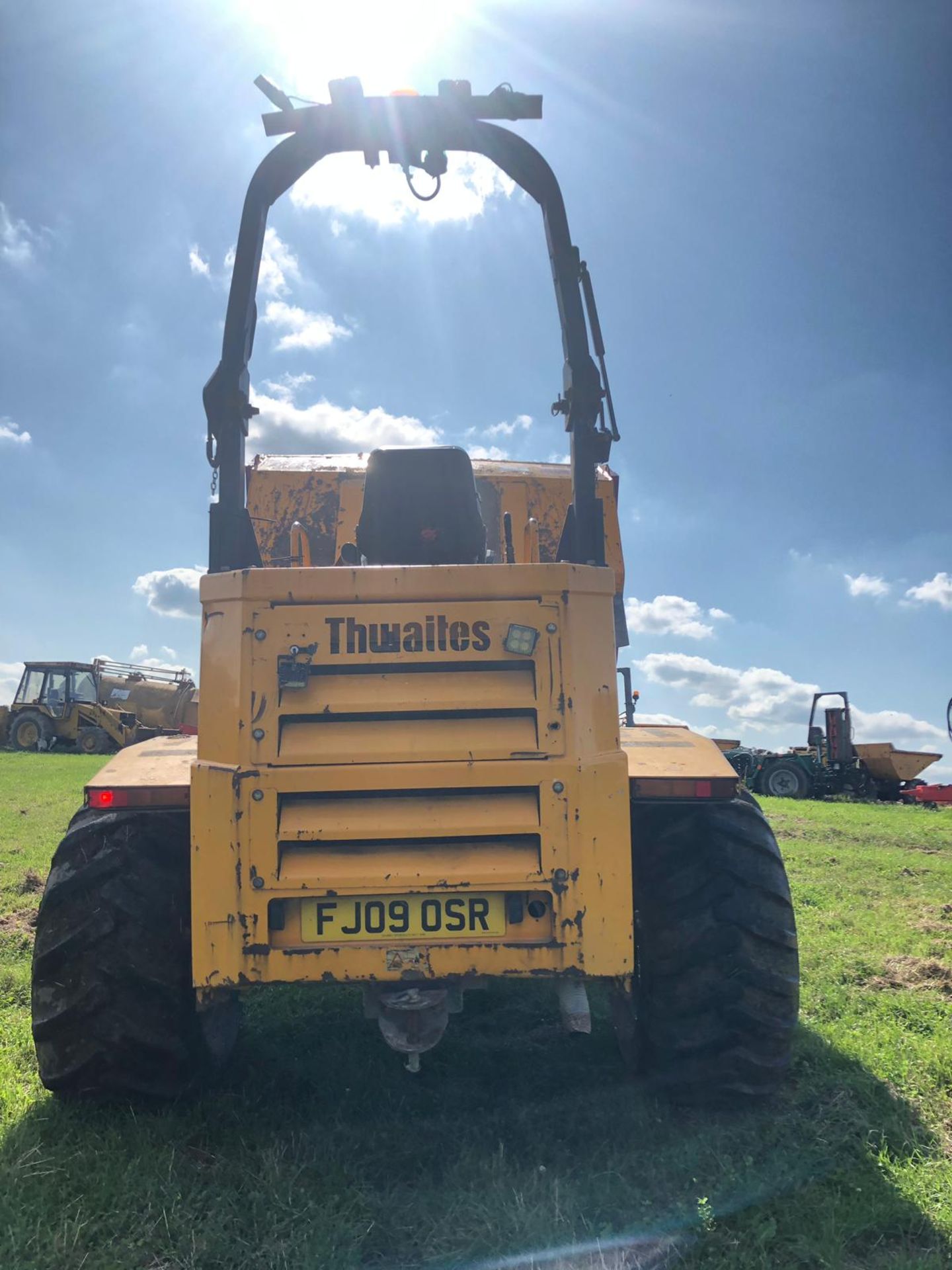 2009 THWAITES 9 TON STRAIGHT TIP DUMPER, RUNS, WORKS AND TIPS *PLUS VAT* - Image 3 of 13