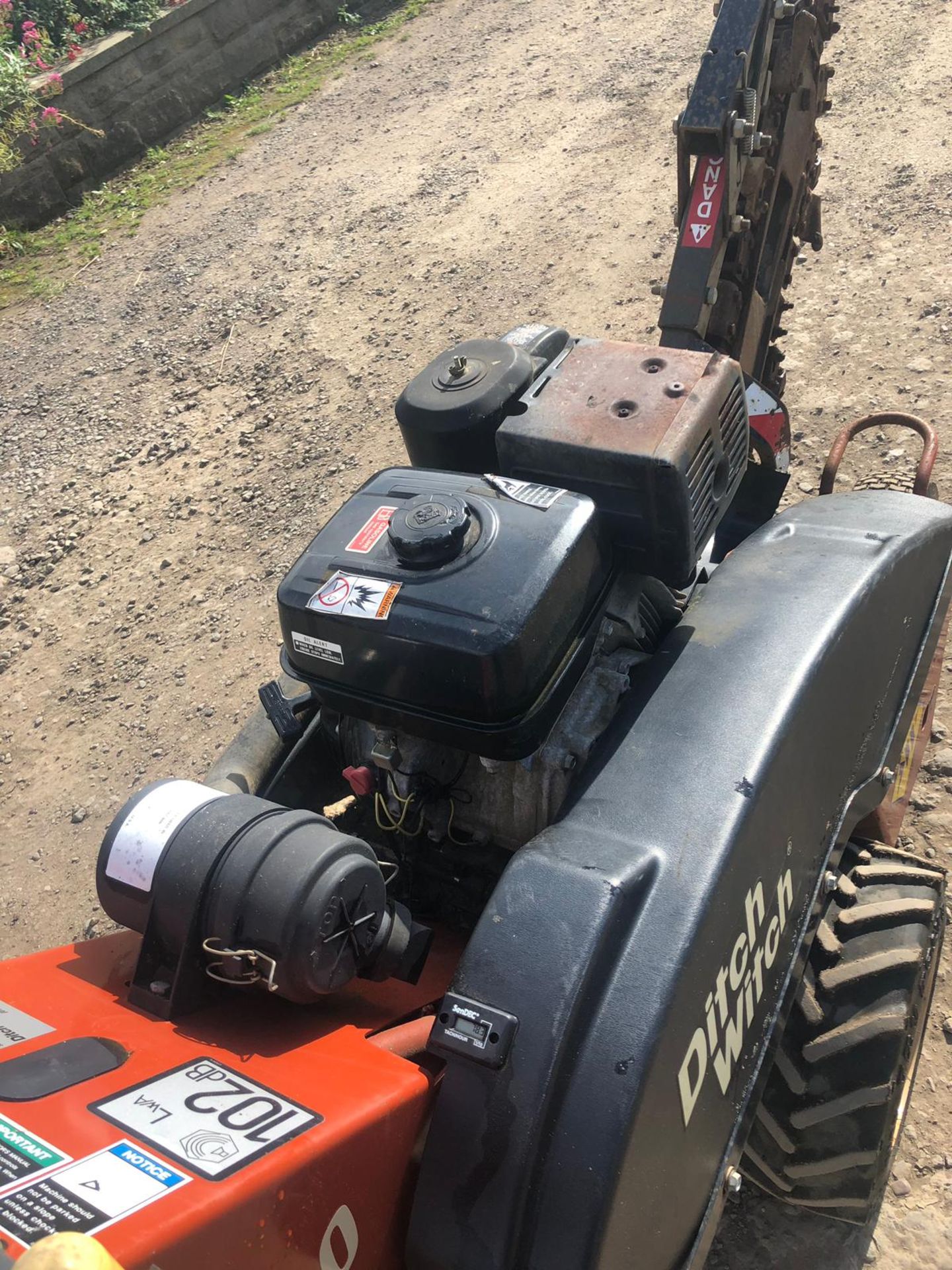 DITCH WITCH 1230 TRENCHER, ONLY 78 HOURS, RUNS AND WORKS *PLUS VAT* - Image 2 of 8