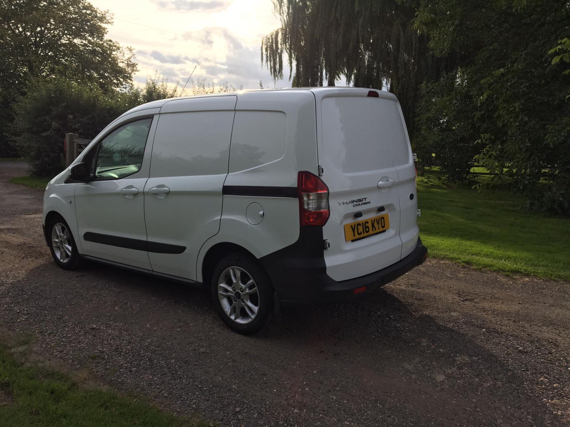 2016/16 REG FORD TRANSIT COURIER BASE TDCI 1.5 DIESEL PANEL VAN, SHOWING 0 FORMER KEEPERS *NO VAT* - Image 5 of 15