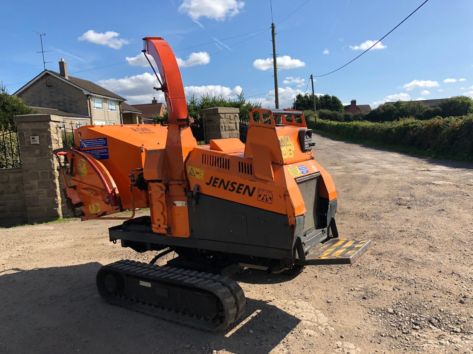 2012 JENSEN A540T WOOD CHIPPER, HOURS 2289, RUNS, WORKS AND CHIPS, EXPANDING TRACKS *PLUS VAT* - Image 2 of 6