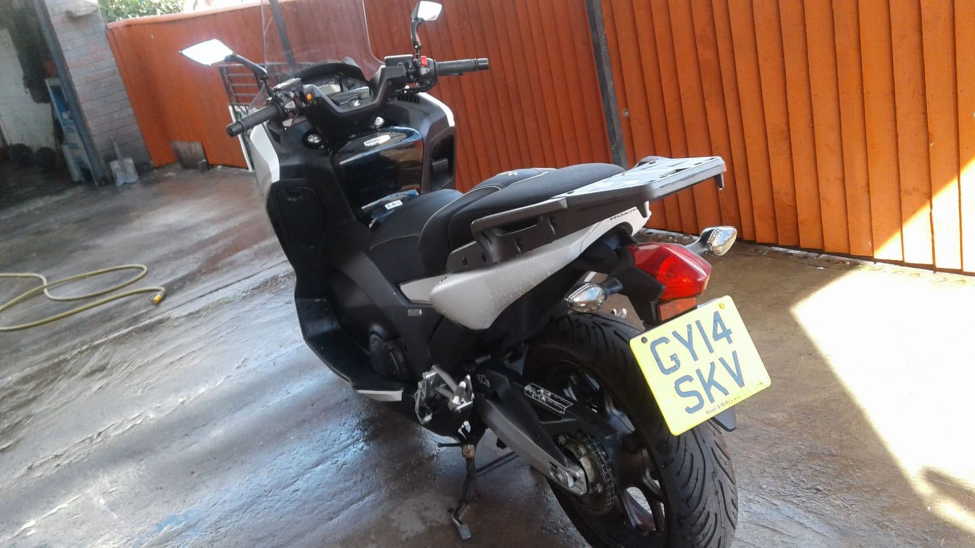 2014/14 REG HONDA NC 750 D-E WHITE / BLACK PETROL MOTORCYCLE *NO VAT* - Image 2 of 5