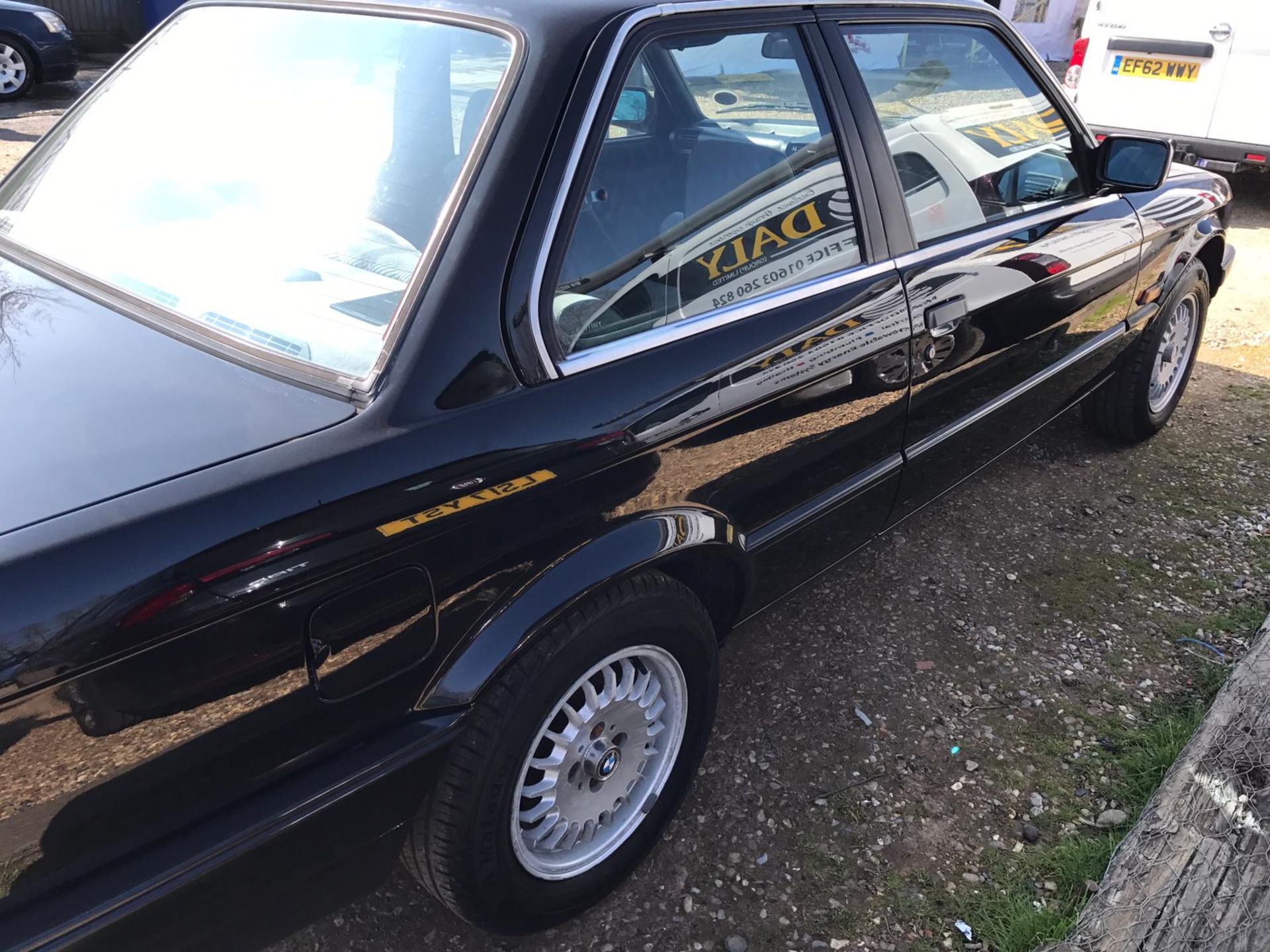 1989/G REG BMW 320I BLACK 2.0 PETROL 2 DOOR SALOON, SHOWING 3 FORMER KEEPERS *NO VAT* - Image 6 of 13