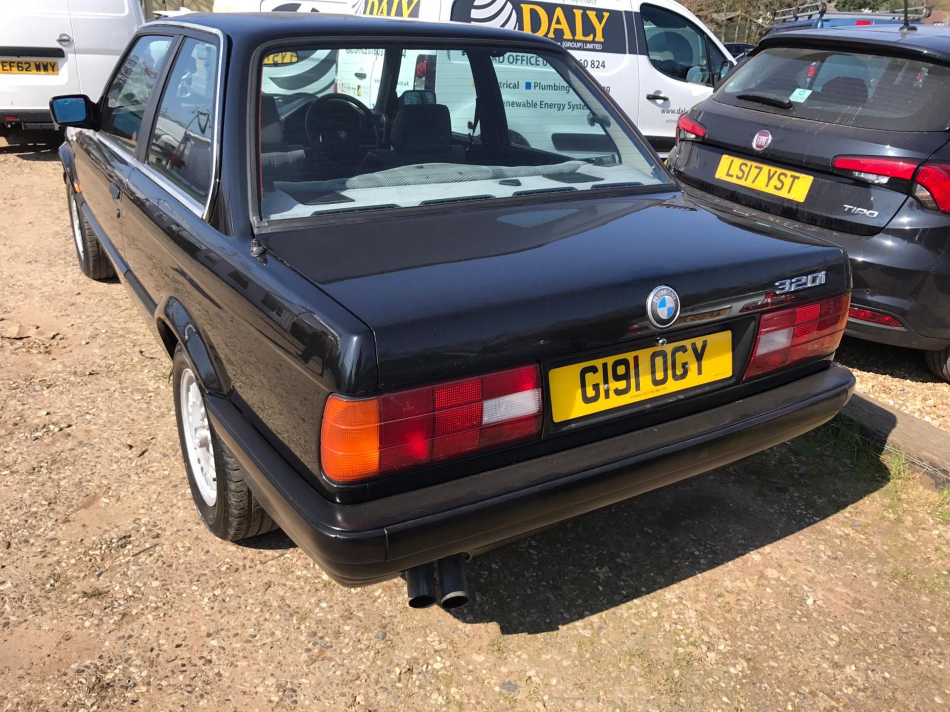 1989/G REG BMW 320I BLACK 2.0 PETROL 2 DOOR SALOON, SHOWING 3 FORMER KEEPERS *NO VAT* - Image 4 of 13