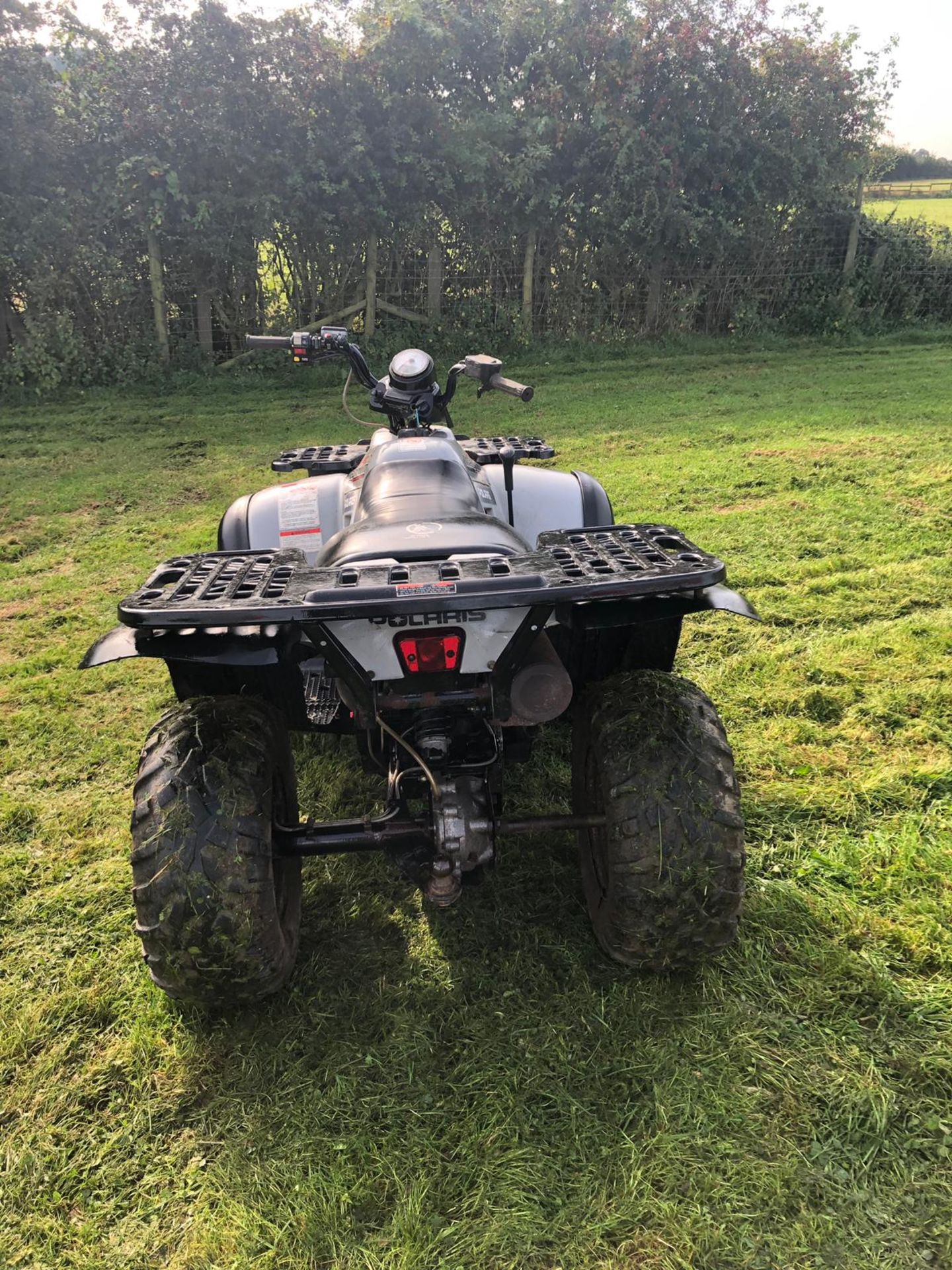 POLARIS MAGNUM 330 QUAD BIKE, 4 WHEEL DRIVE, RUNS WORKS AND DRIVES *NO VAT* - Image 4 of 6