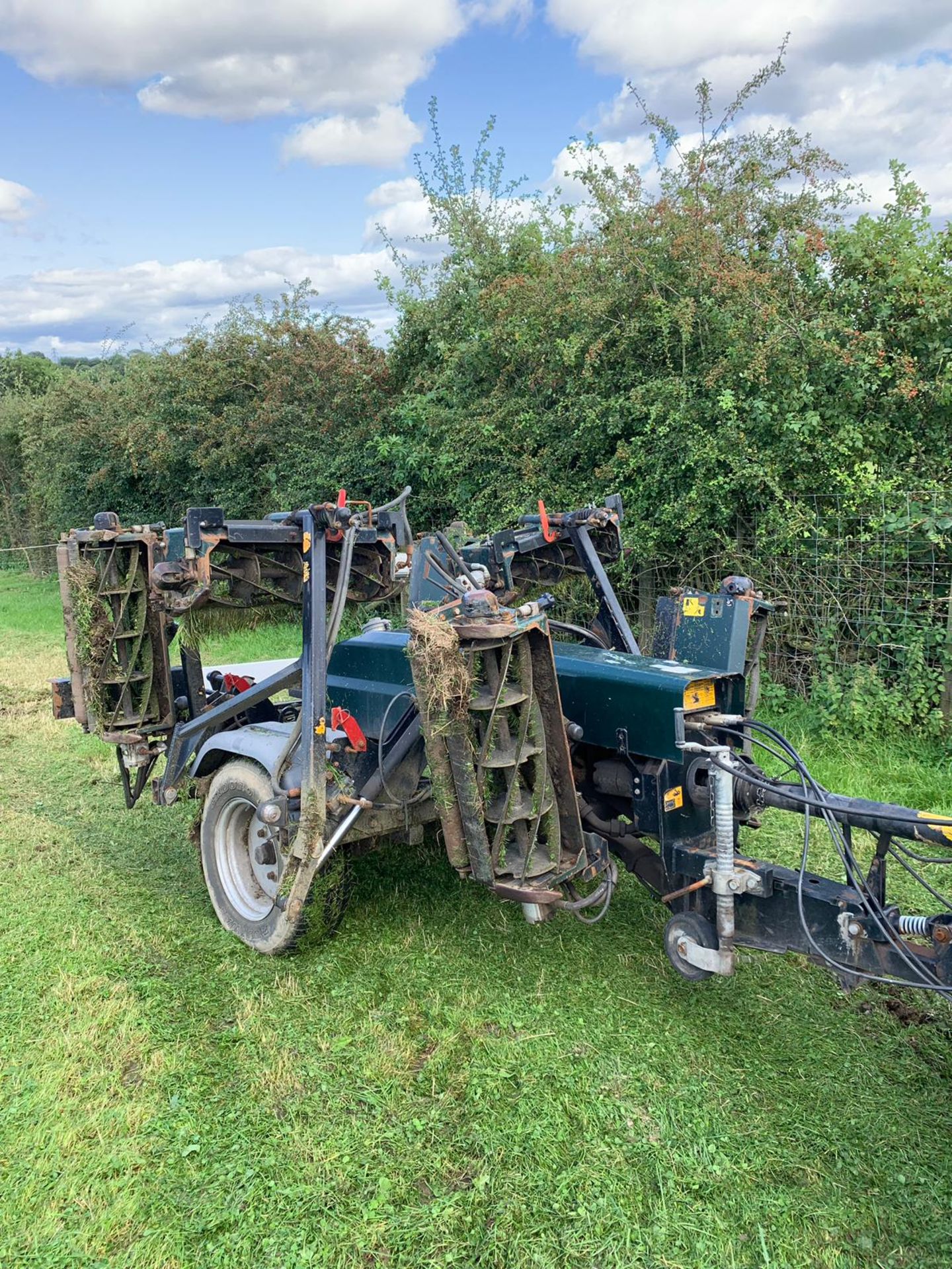 HAYTER TM749 7 GANG TRAILED CYLINDER MOWER, YEAR 2010, MASS: 1110 KG *PLUS VAT* - Image 2 of 18