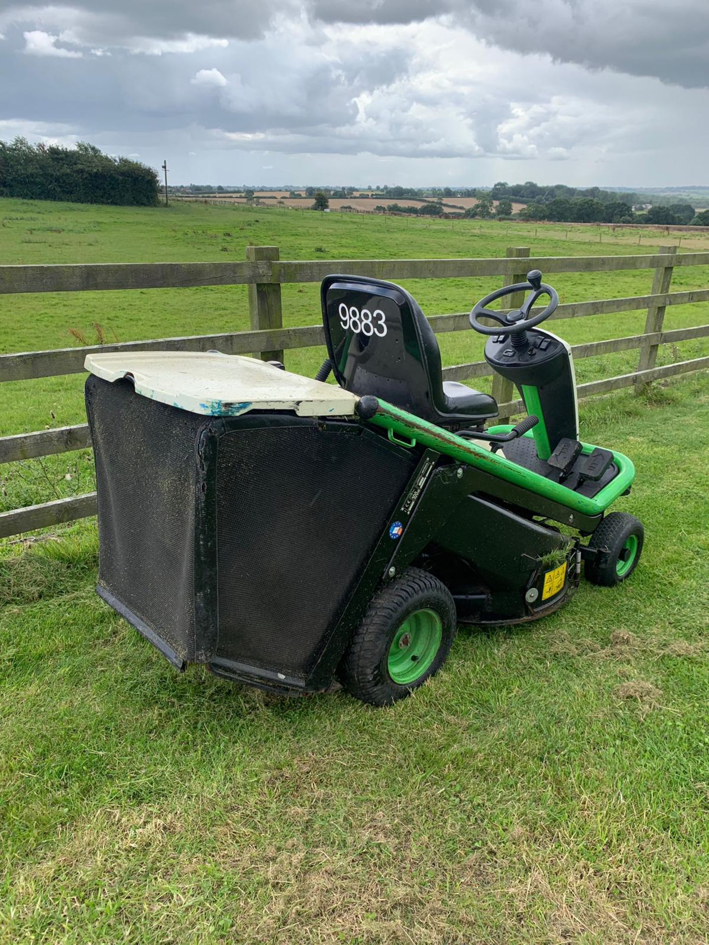 2014 ETESIA HYDRO 80 MKHP 3 RIDE ON LAWN MOWER *PLUS VAT* - Image 6 of 14