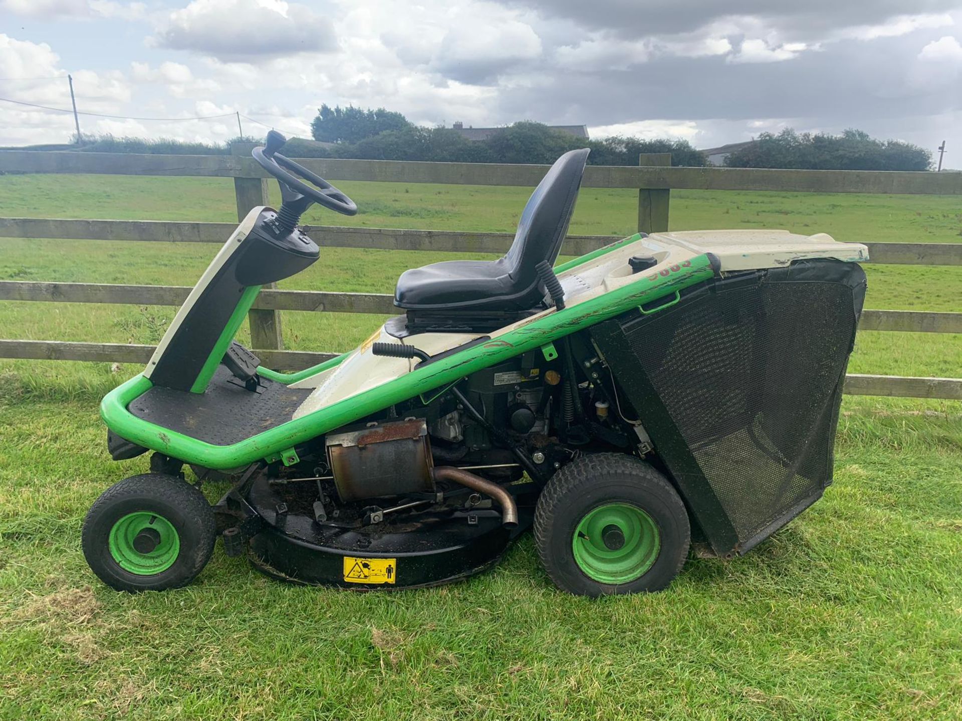 2014 ETESIA HYDRO 80 MKHP 3 RIDE ON LAWN MOWER *PLUS VAT* - Image 7 of 14