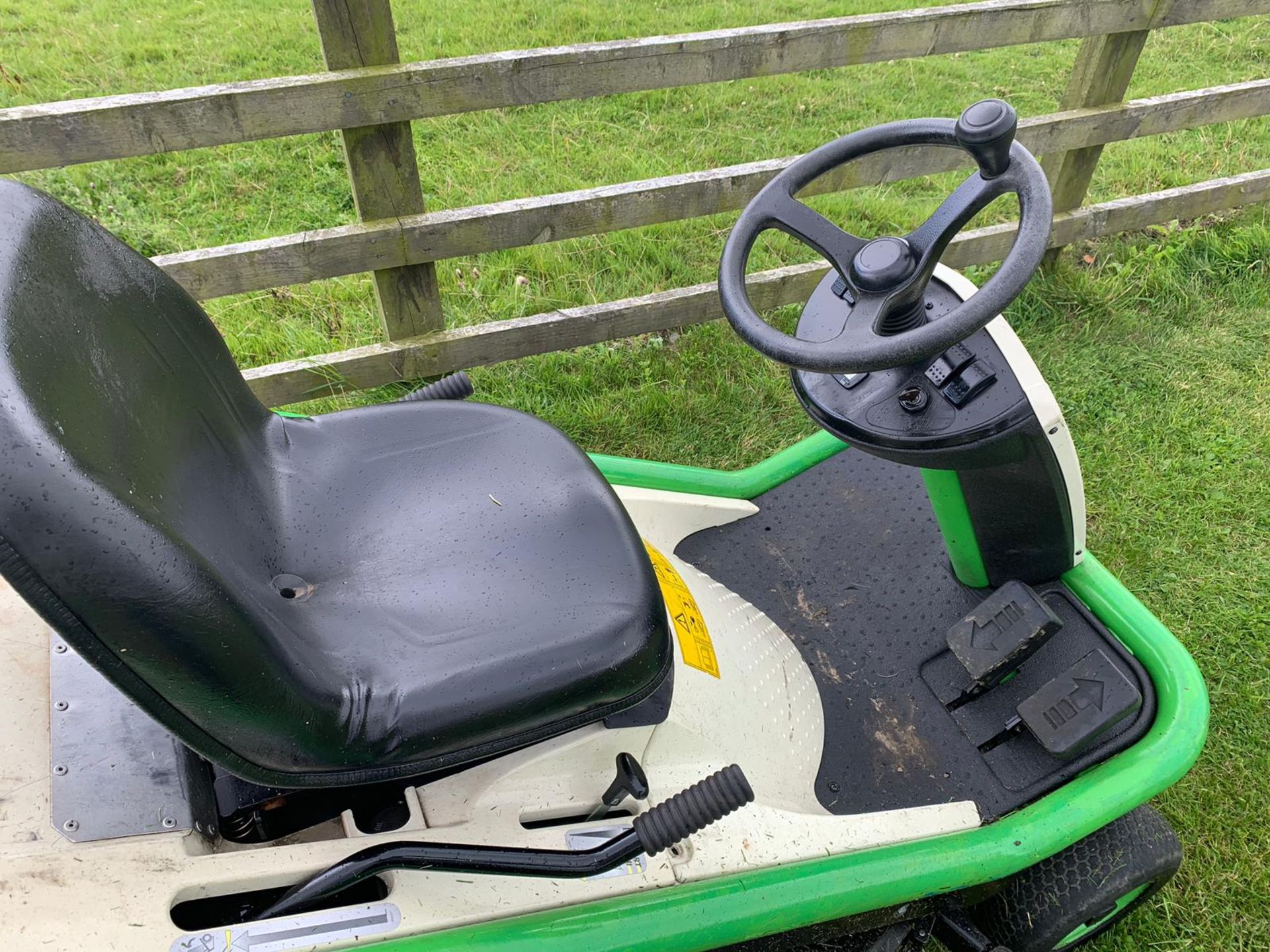 2014 ETESIA HYDRO 80 MKHP 3 RIDE ON LAWN MOWER *PLUS VAT* - Image 10 of 14