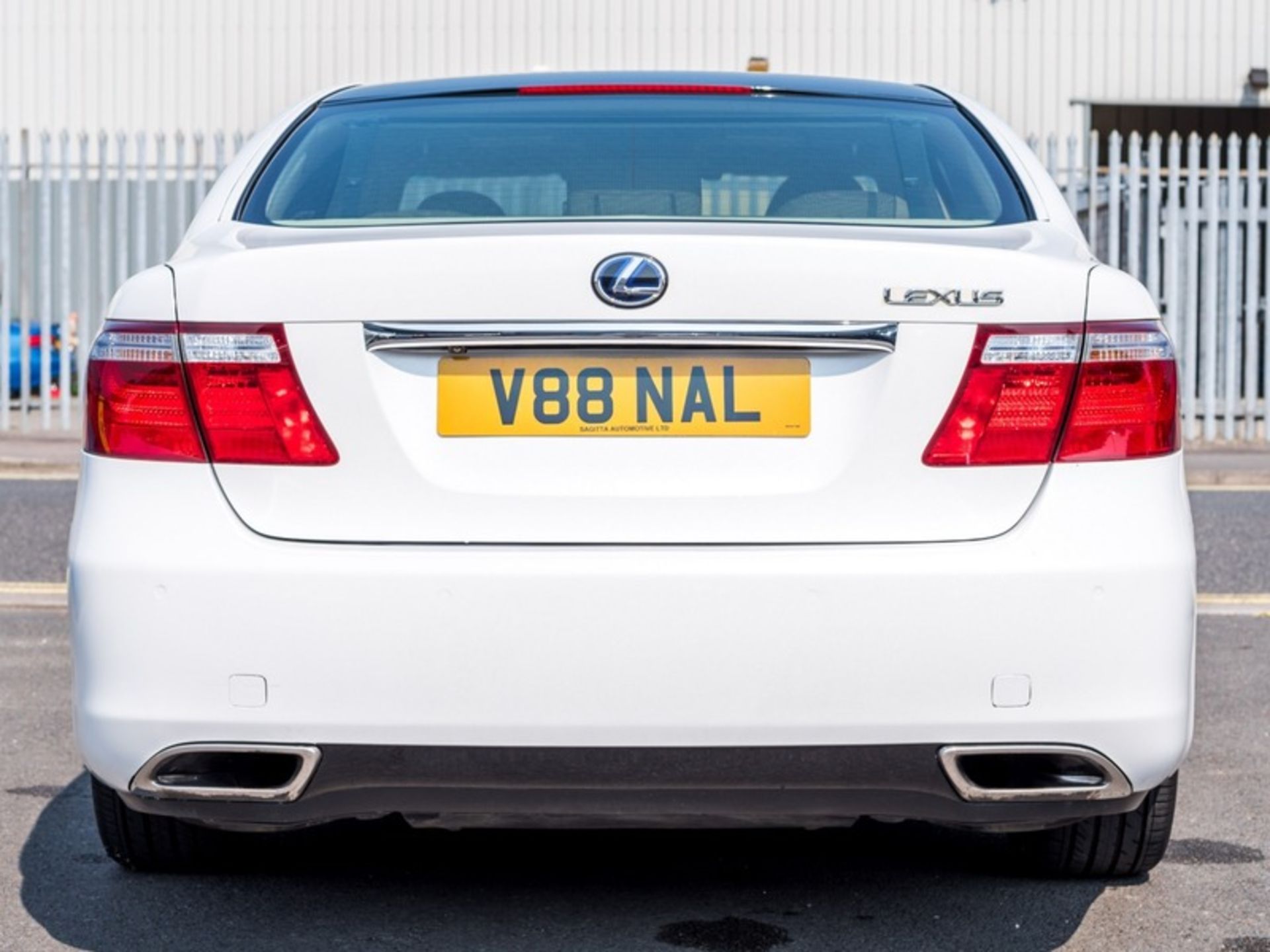 2008/08 REG LEXUS LS 600H L 5.0L HYBRID ELECTRIC 4 DOOR SALOON, VARIABLE 1 SPEED AUTO *NO VAT* - Image 6 of 31