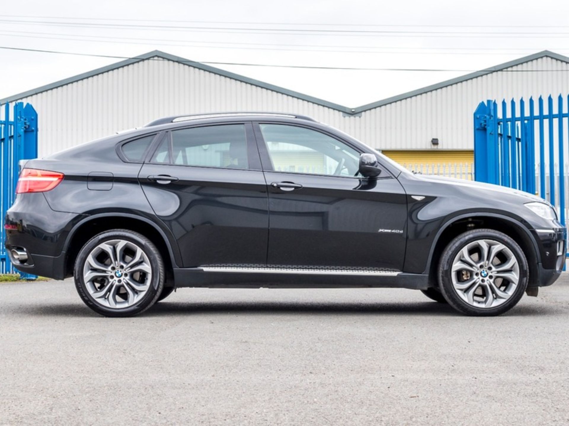 2013/13 REG BMW X6 XDRIVE 40D AUTO 3.0 DIESEL 4X4 BLACK, SHOWING 2 FORMER KEEPERS *NO VAT* - Image 5 of 28