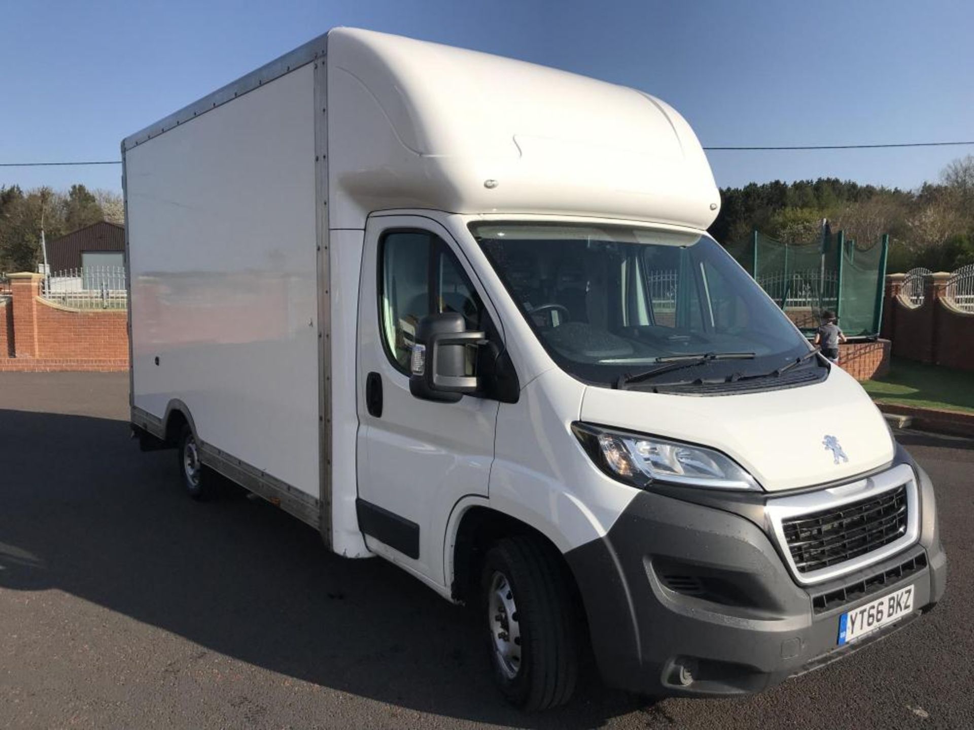 2016/66 REG PEUGEOT BOXER 335 PRO L3H2 LOW FLOOR MAXI MOVER LUTON VAN WITH AIR CON *PLUS VAT*