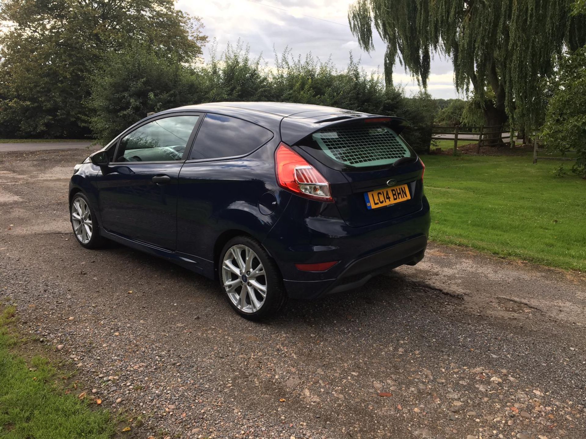 2014/14 REG FORD FIESTA ECONETIC TECH TDCI 1.6 DIESEL CAR DERIVED VAN, SHOWING 0 FORMER KEEPERS - Image 5 of 13