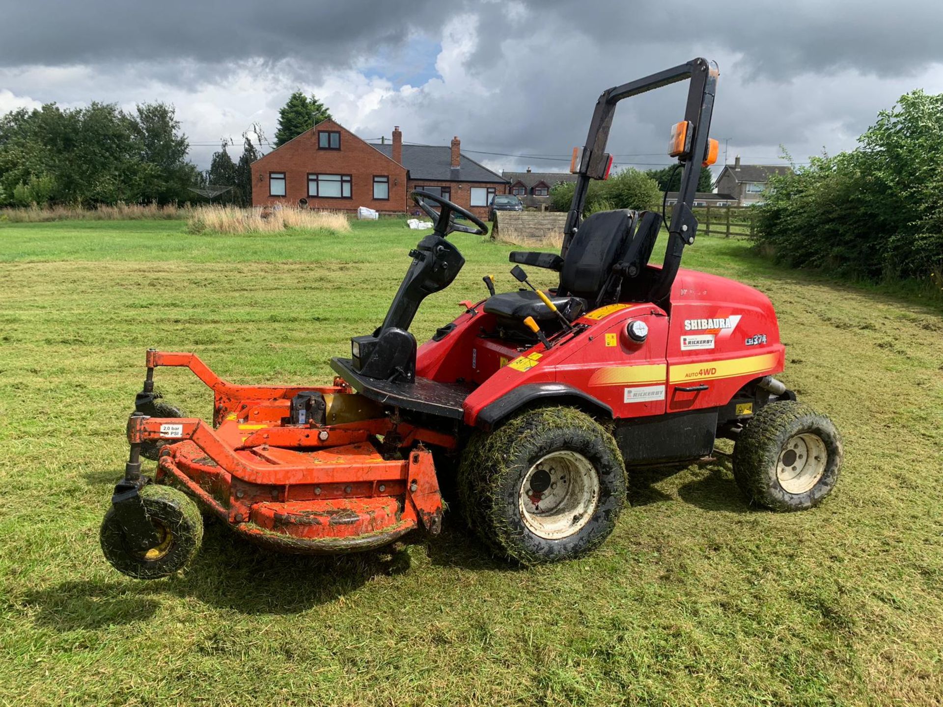 2013 SHIBAURA CM374 AUTO 4WD OUT FRONT ROTARY MOWER, RUNS, WORKS AND CUTS *PLUS VAT* - Image 3 of 12
