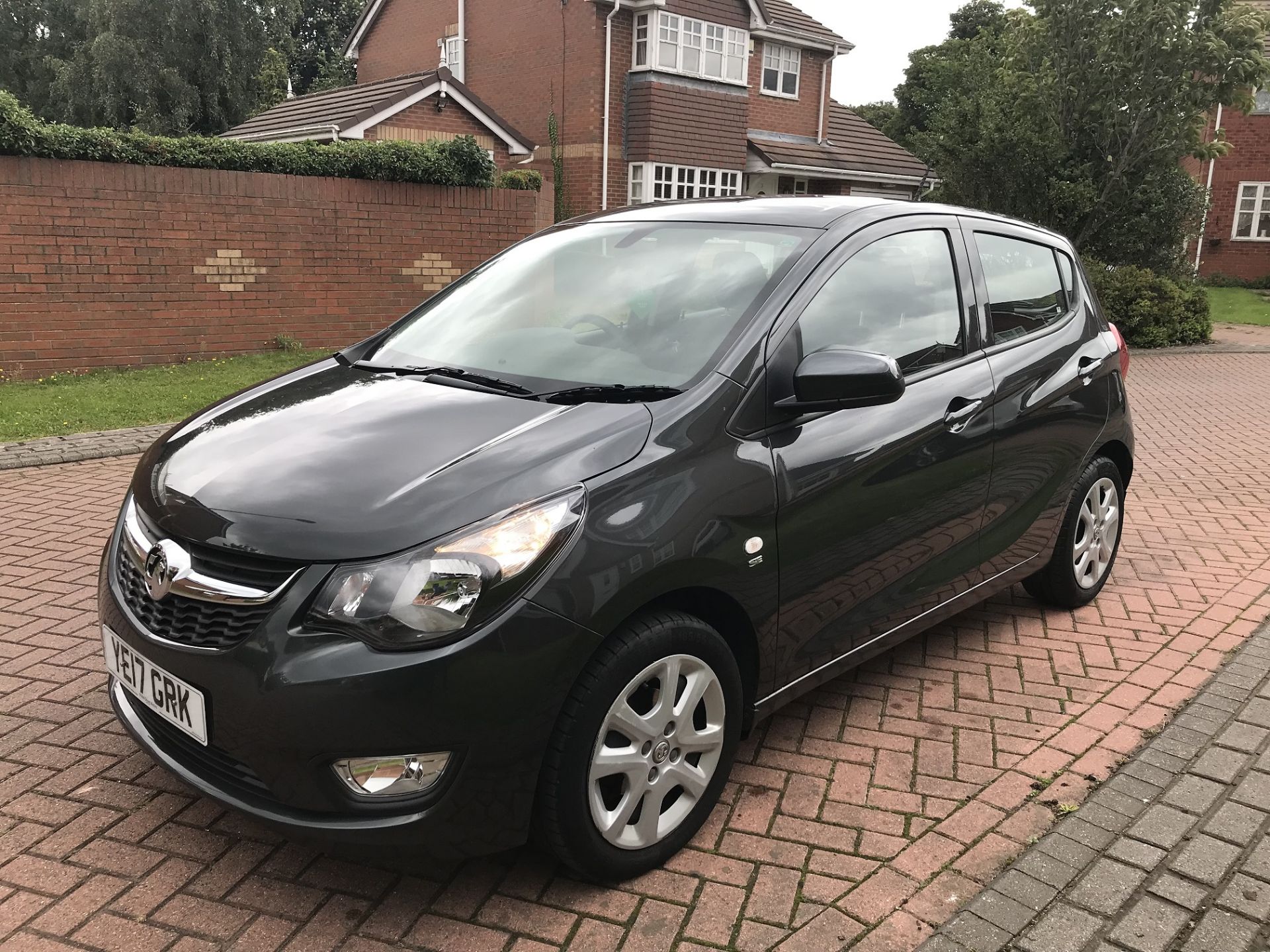 2017/17 REG VAUXHALL VIVA SE AC 999CC PETROL GREY 5 DOOR HATCHBACK, SHOWING 1 FORMER KEEPER *NO VAT*