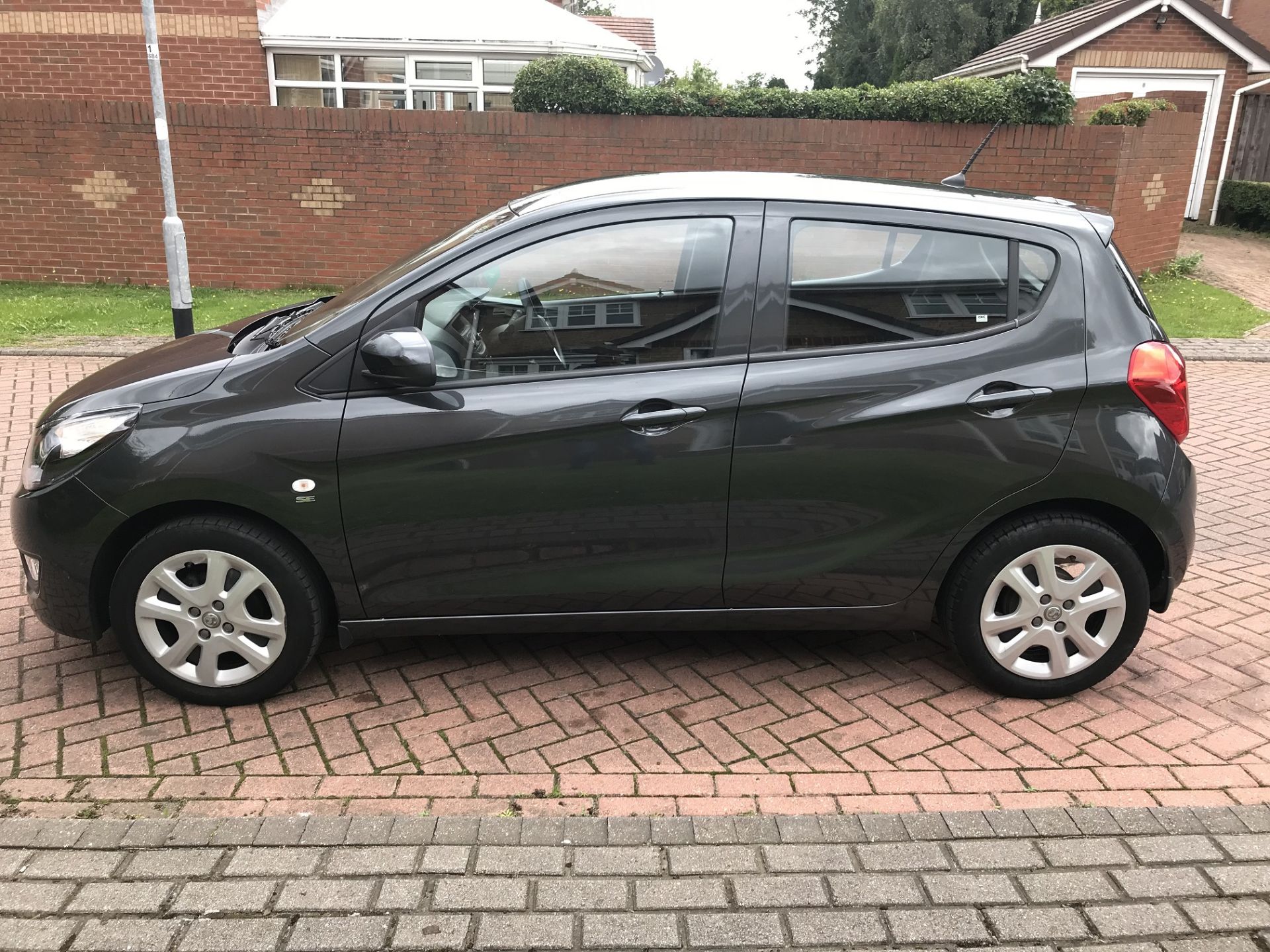 2017/17 REG VAUXHALL VIVA SE AC 999CC PETROL GREY 5 DOOR HATCHBACK, SHOWING 1 FORMER KEEPER *NO VAT* - Image 3 of 9