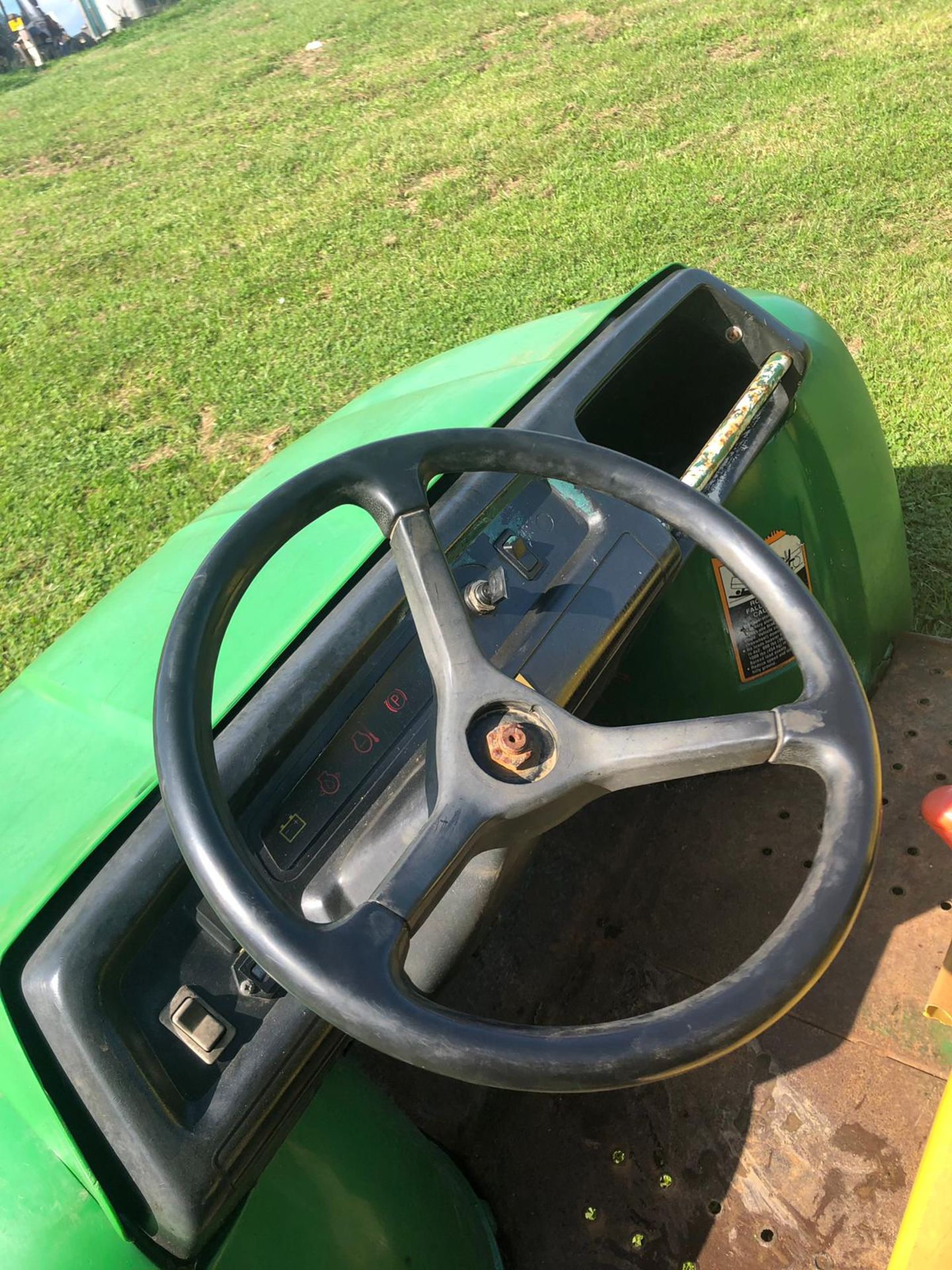 JOHN DEERE 6 WHEEL DRIVE GATOR, RUNS, WORKS AND DRIVES, ELECTRIC TIPPING BACK *NO VAT* - Image 5 of 5
