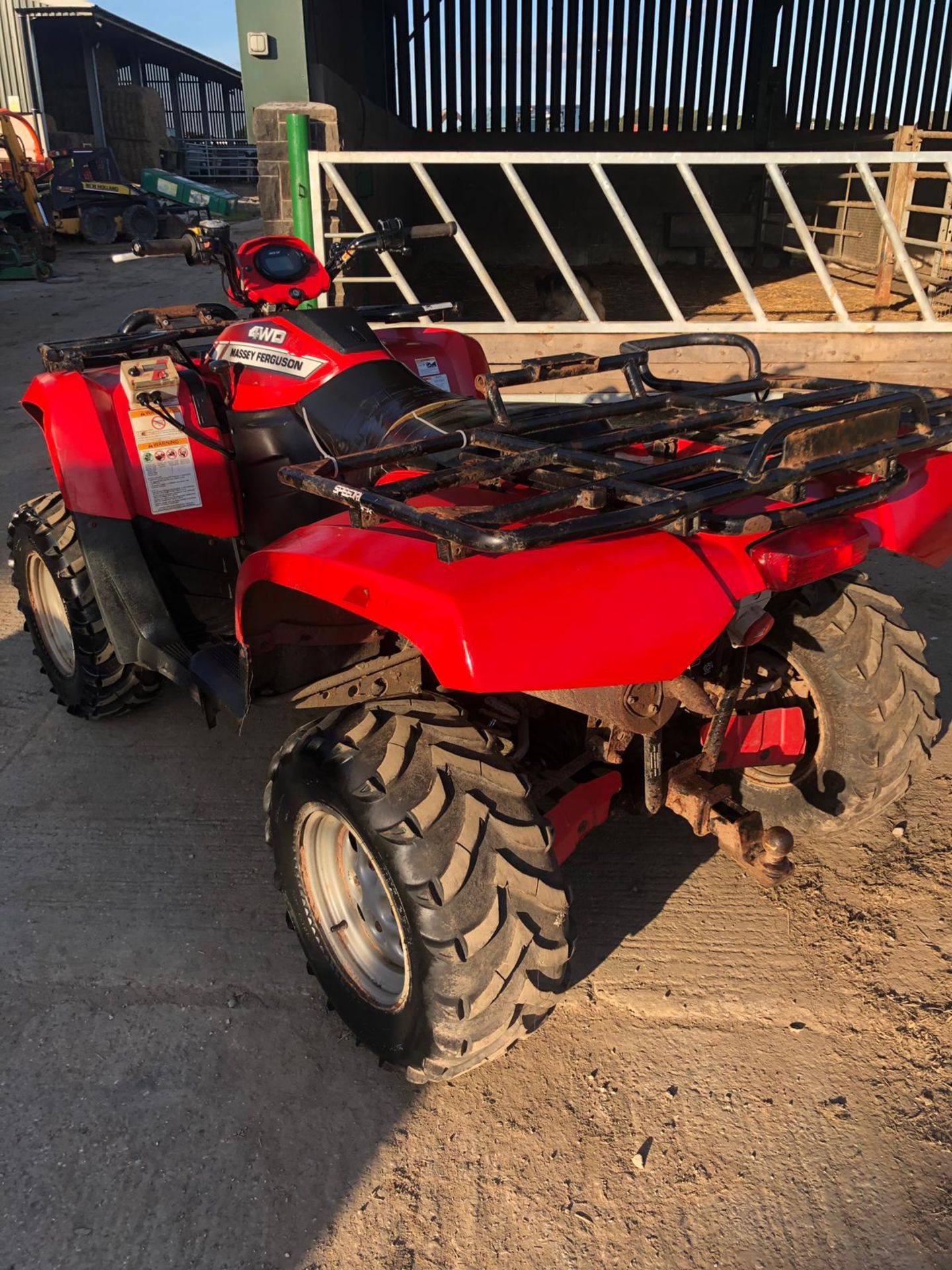 MASSEY FERGUSON 700CC FARM QUAD, 4 WHEEL DRIVE *NO VAT* - Image 5 of 9