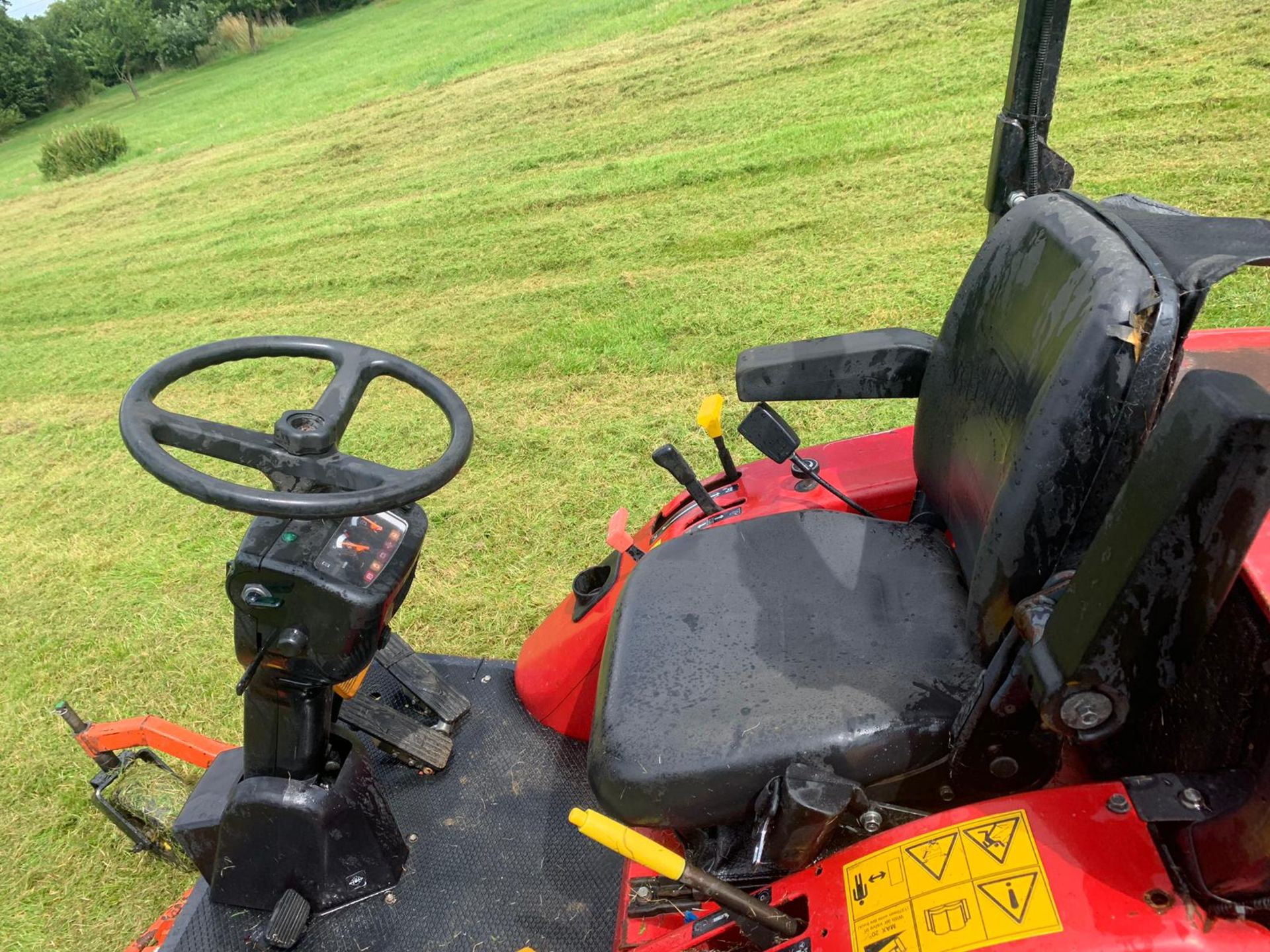2013 SHIBAURA CM374 AUTO 4WD OUT FRONT ROTARY MOWER, RUNS, WORKS AND CUTS *PLUS VAT* - Image 11 of 12