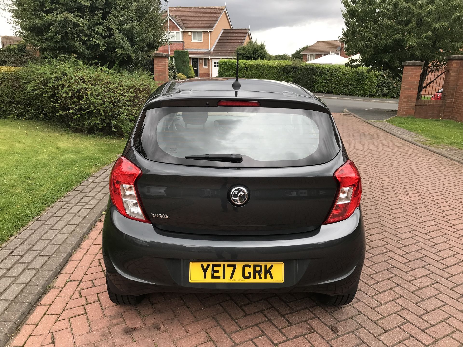 2017/17 REG VAUXHALL VIVA SE AC 999CC PETROL GREY 5 DOOR HATCHBACK, SHOWING 1 FORMER KEEPER *NO VAT* - Image 4 of 9