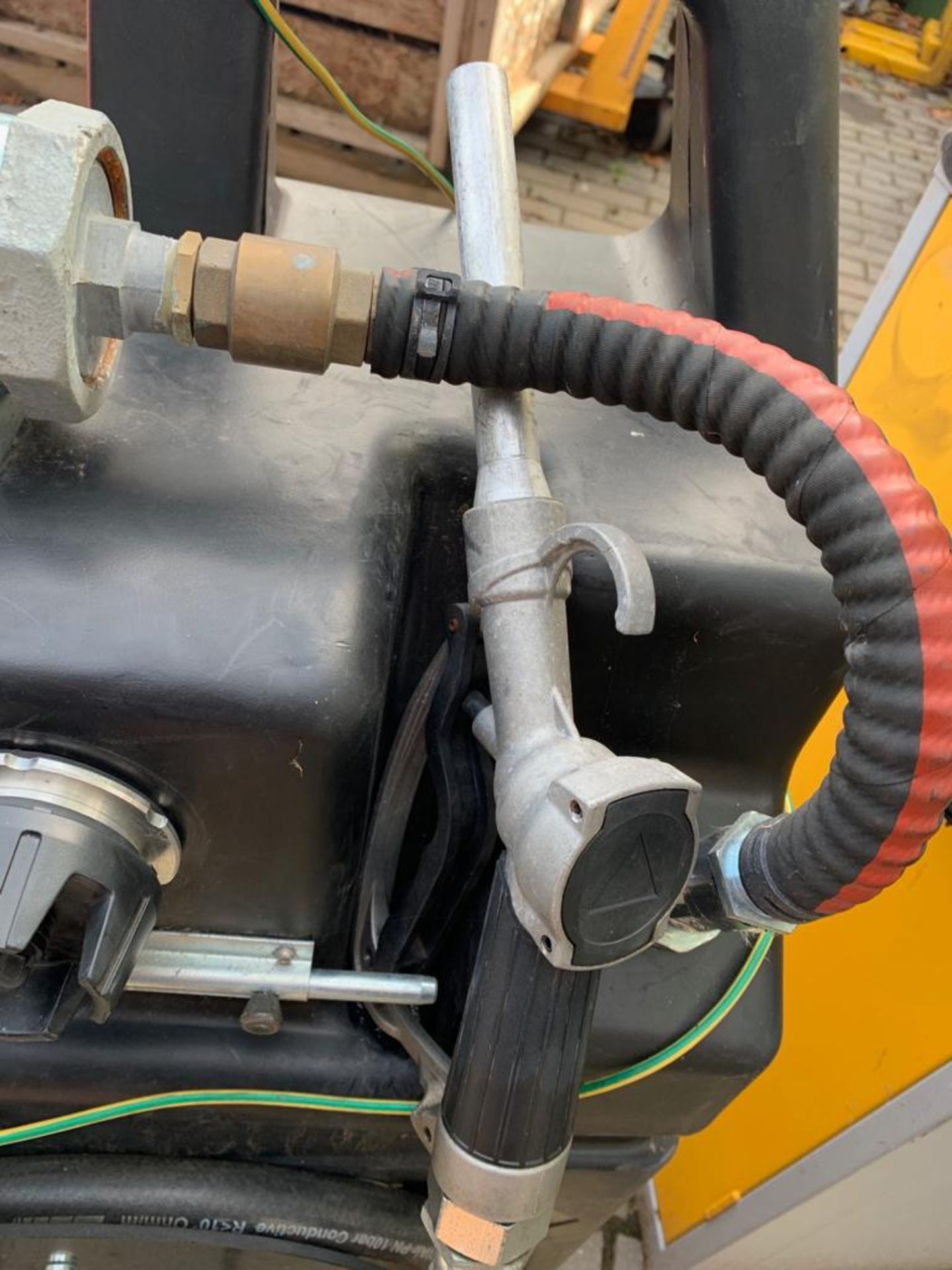 MOBILE FUEL TANK C/W PUMP & NOZZLE *PLUS VAT* - Image 3 of 5