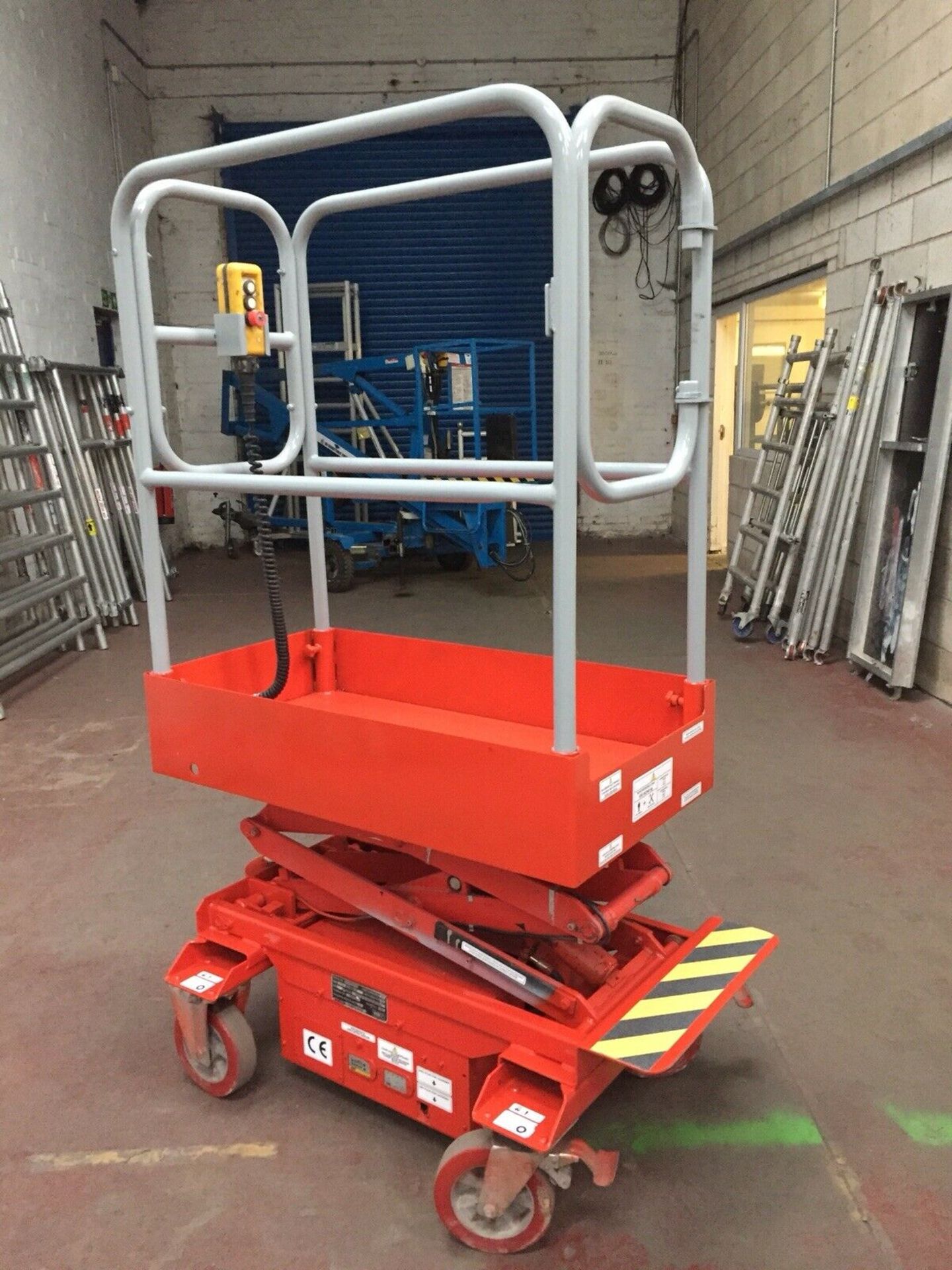 2008 Pop Up Scissor Lift with NEW LOLER TEST / CERTIFICATE - Image 6 of 8