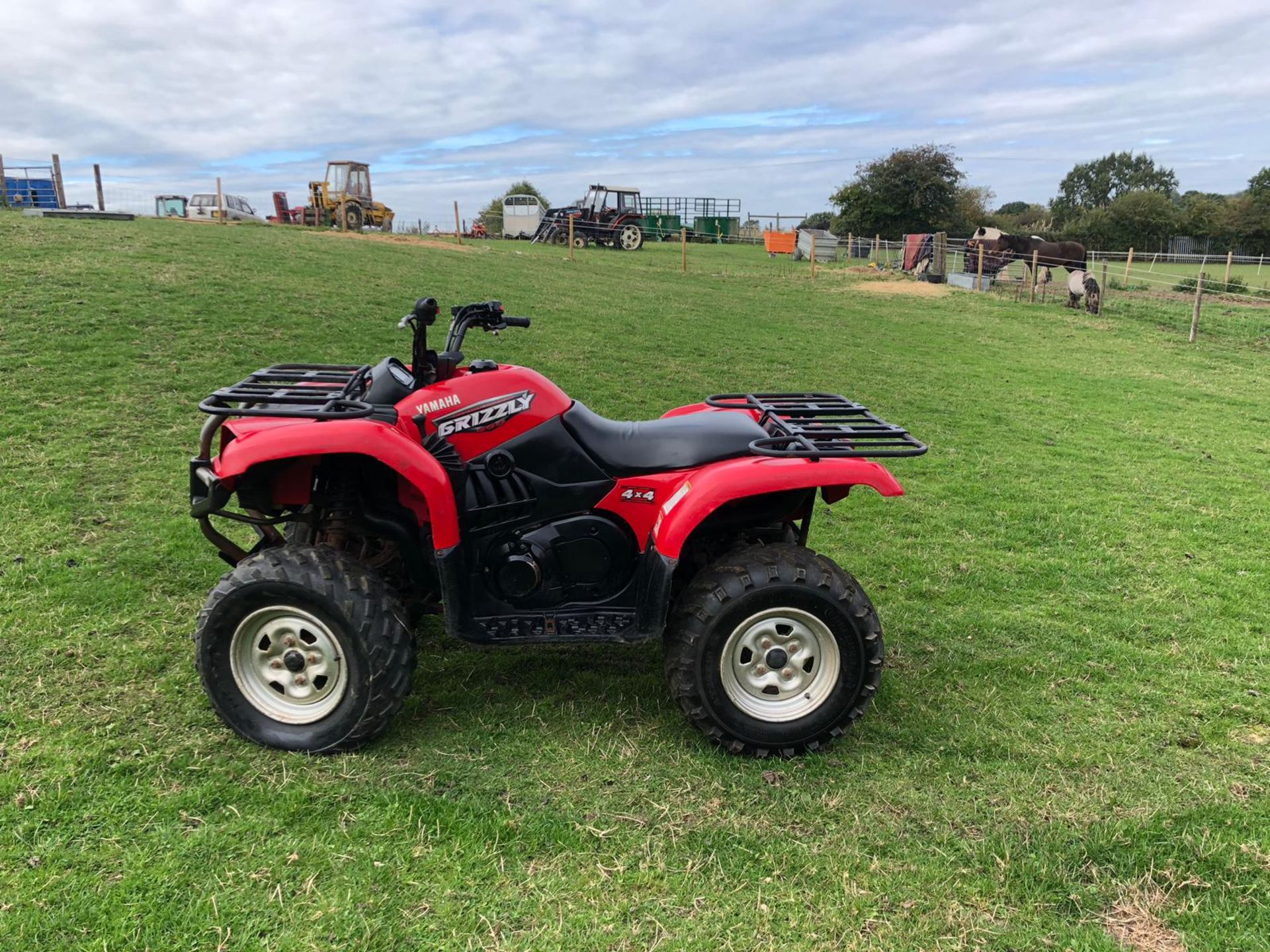 2010 YAMAHA GRIZZLY 660 4 WHEEL DRIVE FARM QUAD, RUNS & WORKS AS IT SHOULD *NO VAT* - Image 2 of 9