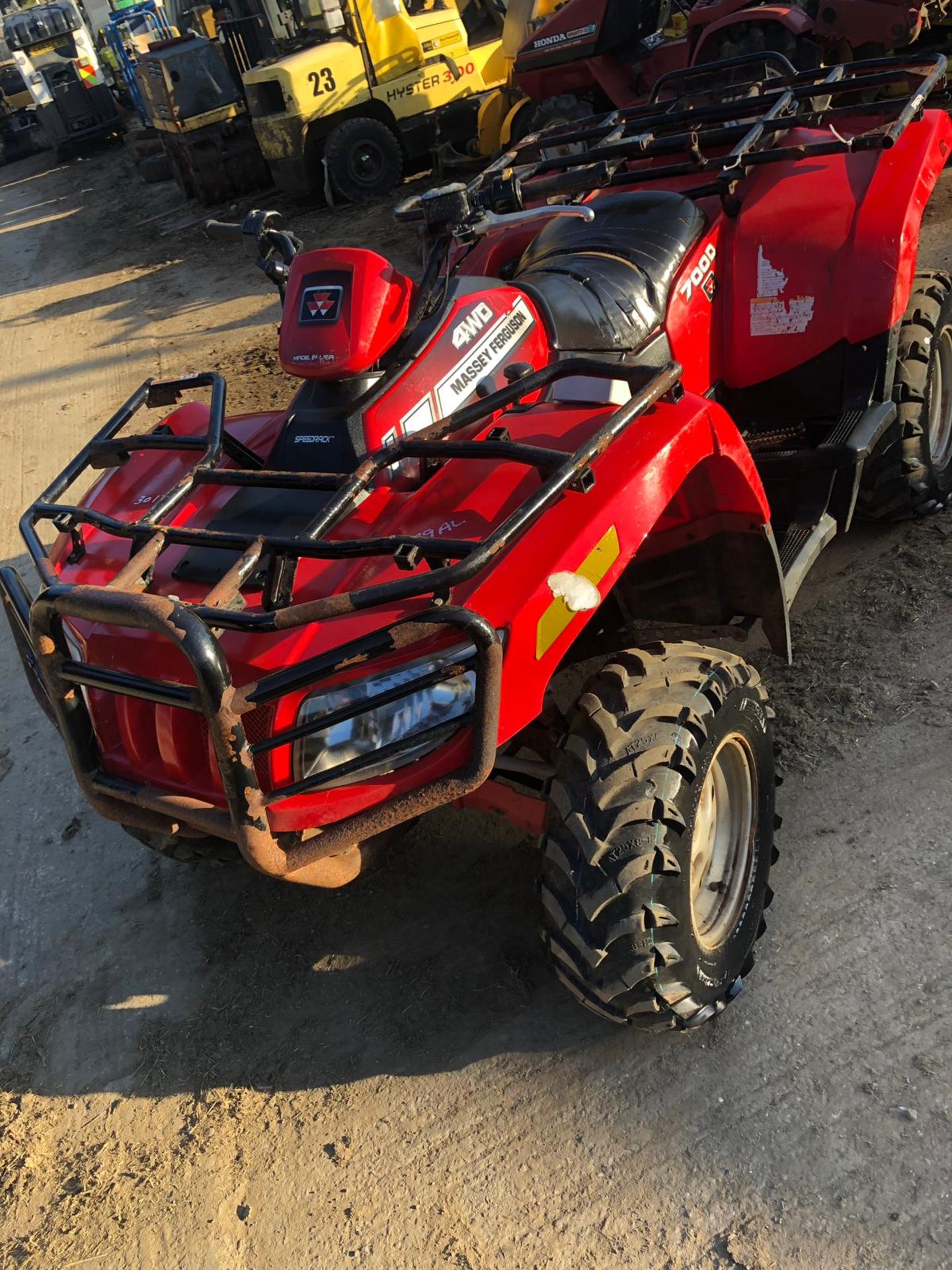 MASSEY FERGUSON 700CC FARM QUAD, 4 WHEEL DRIVE *NO VAT* - Image 3 of 9