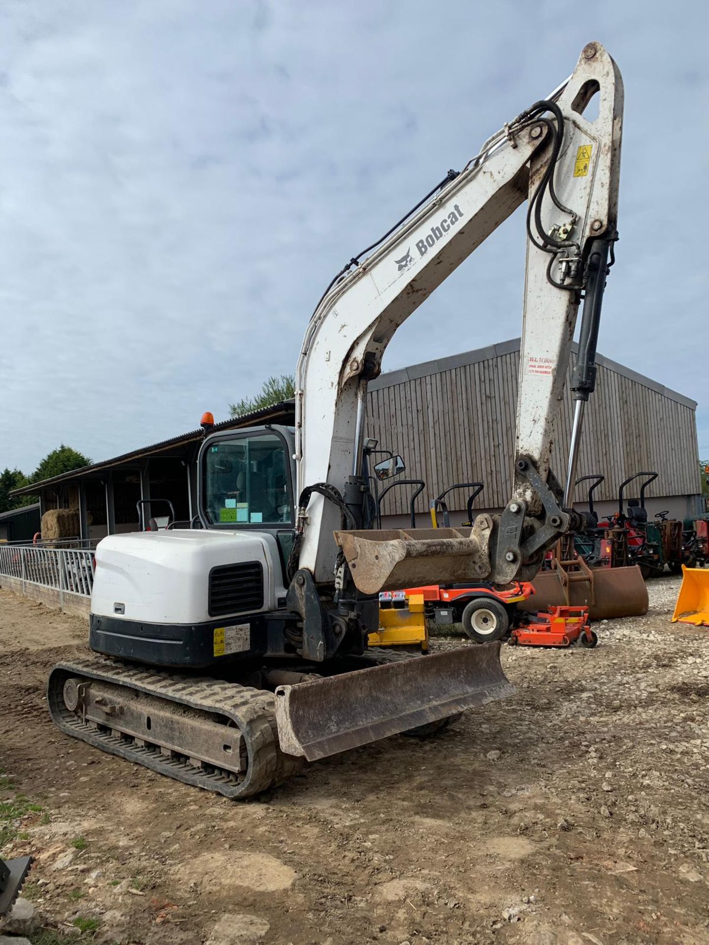 BOBCAT E80 COMPACT TRACKED EXCAVATOR, YEAR 2010, RUNS, WORKS AND DIGS *PLUS VAT* - Image 5 of 16