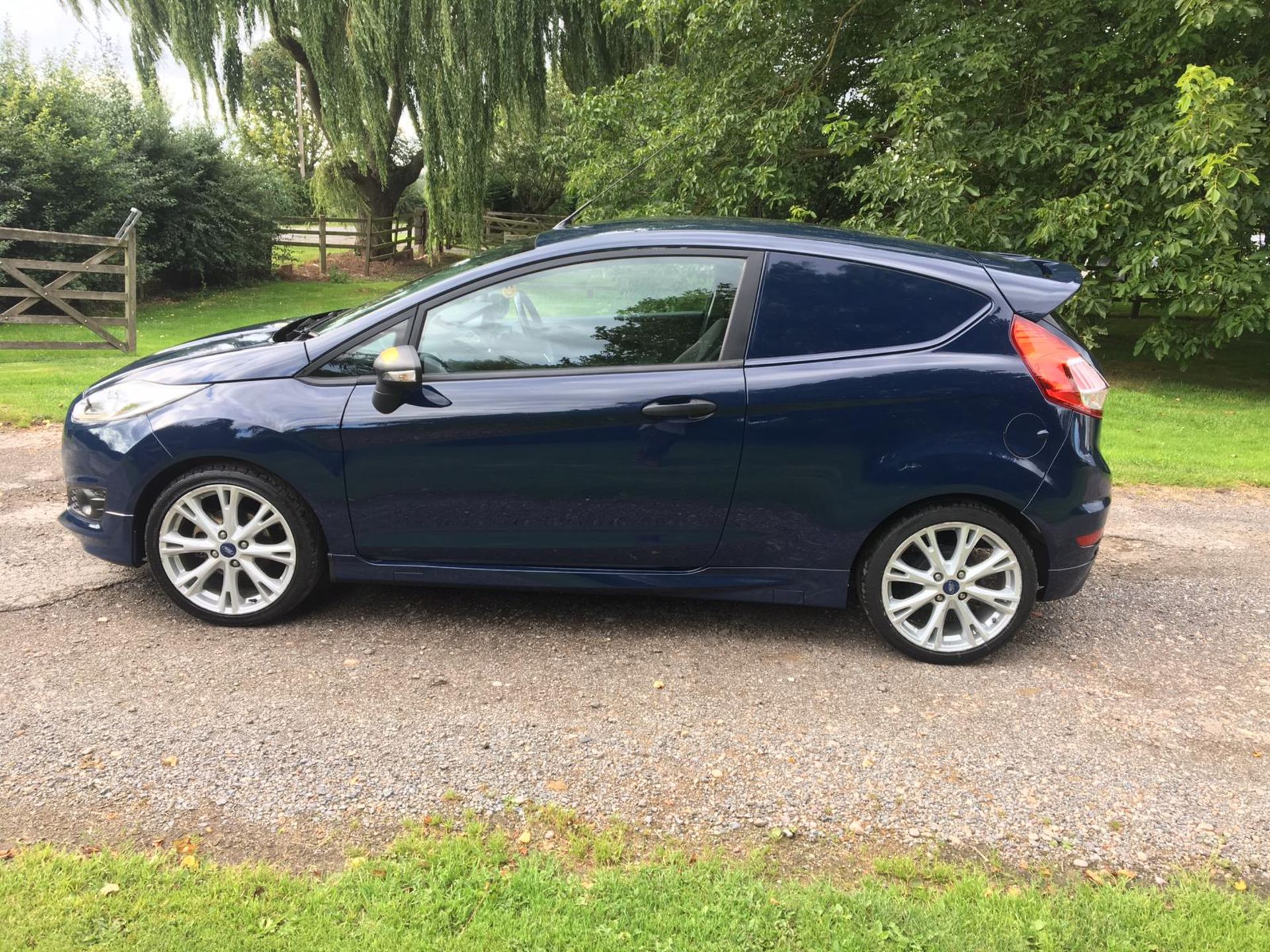 2014/14 REG FORD FIESTA ECONETIC TECH TDCI 1.6 DIESEL CAR DERIVED VAN, SHOWING 0 FORMER KEEPERS - Image 4 of 13