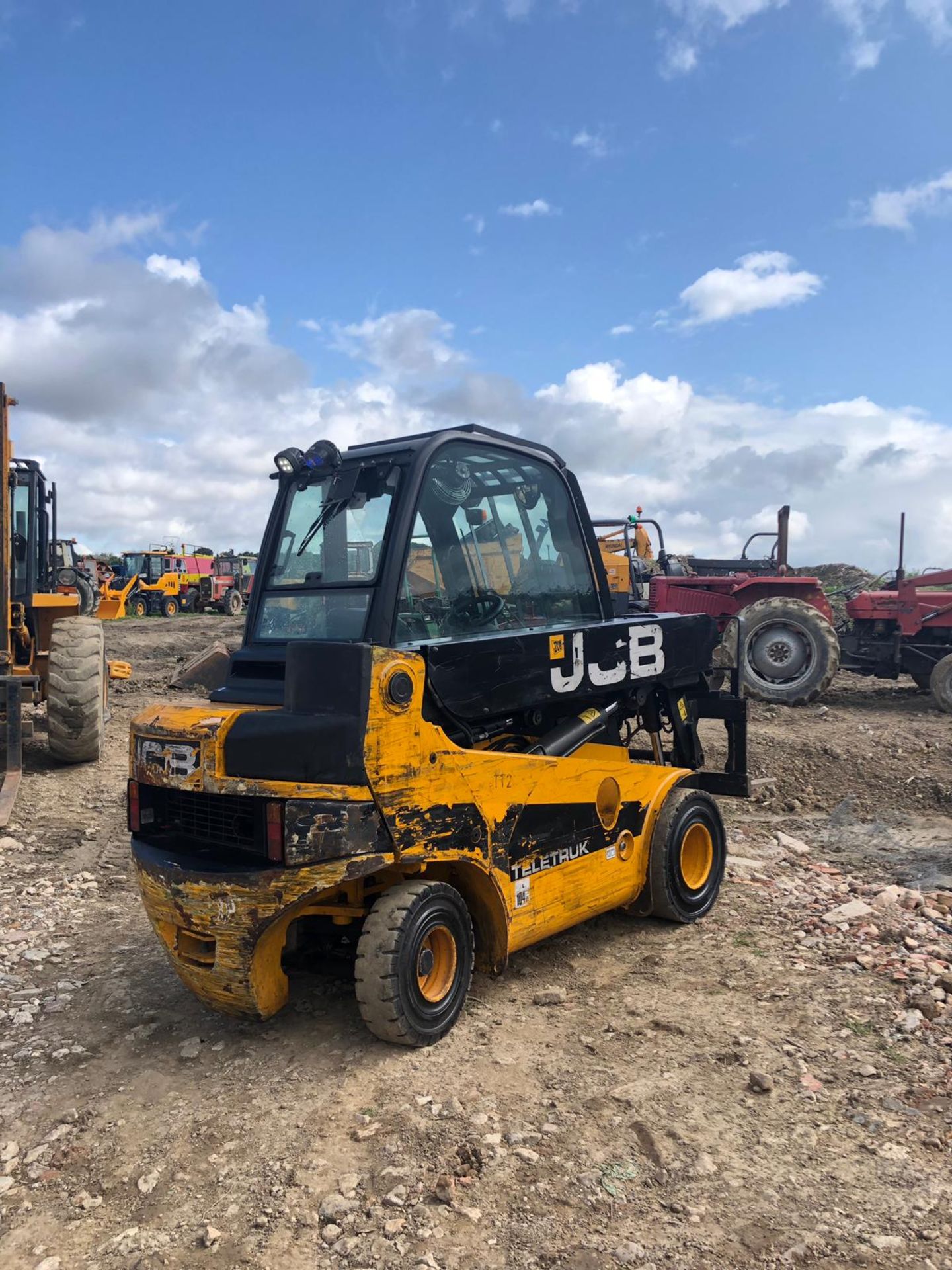 2014 JCB TELETRUK 30D, YEAR 2014, 3 TON LIFT CAPACITY, RUNS WORKS AND LIFTS *PLUS VAT* - Image 3 of 5