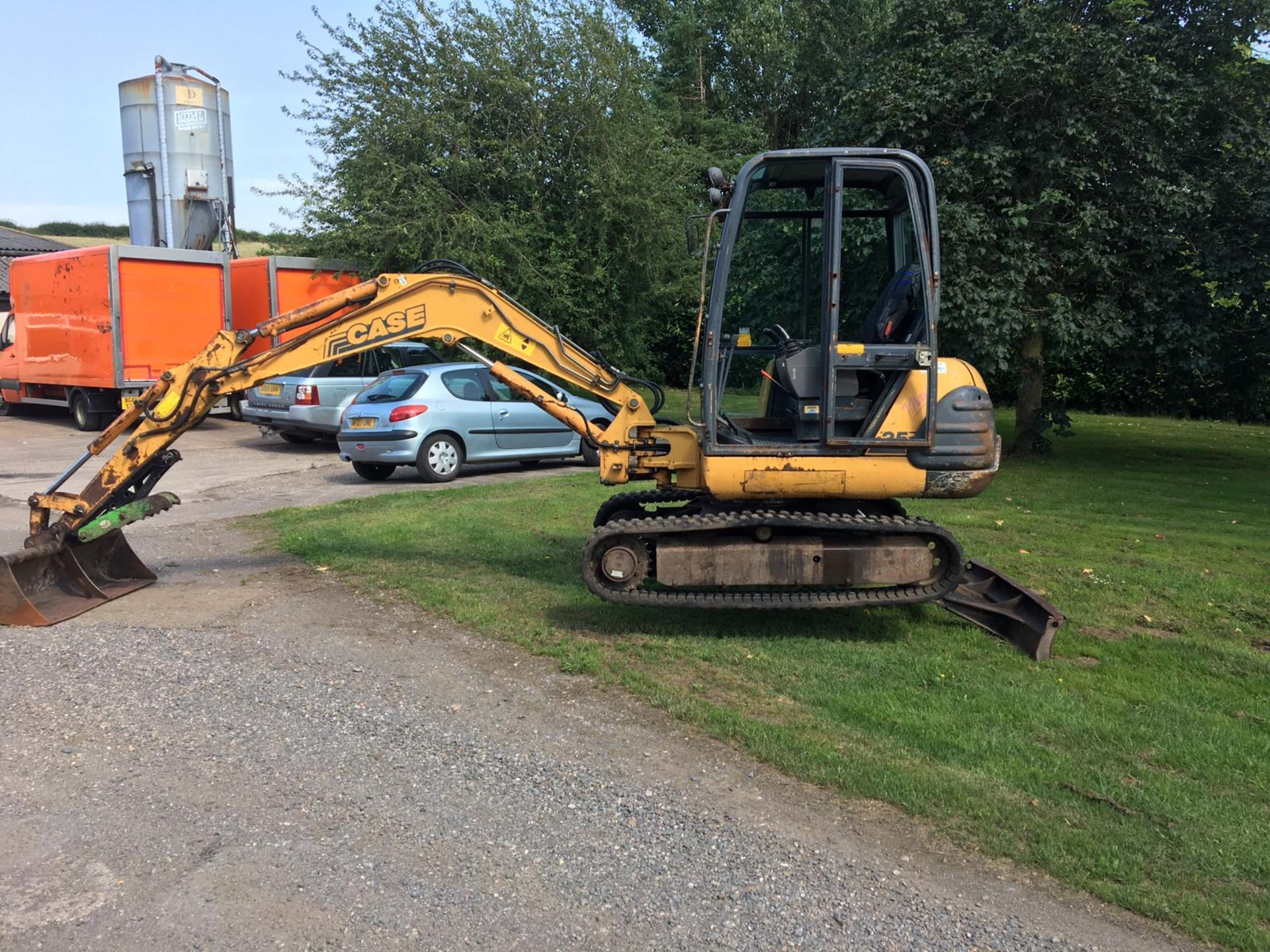 CASE CX35 3.5 TON TRACKED MINI DIGGER / EXCAVATOR 1 X BUCKET, RUNS, WORKS AND DIGS *NO VAT* - Image 2 of 9