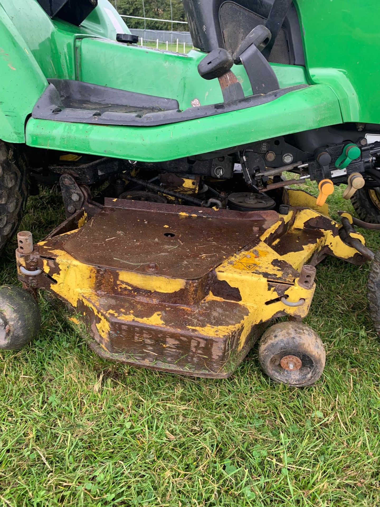 2011/11 REG JOHN DEERE X749 ULTIMATE 4X4 WHEEL STEER RIDE ON LAWN MOWER *PLUS VAT* - Image 7 of 13