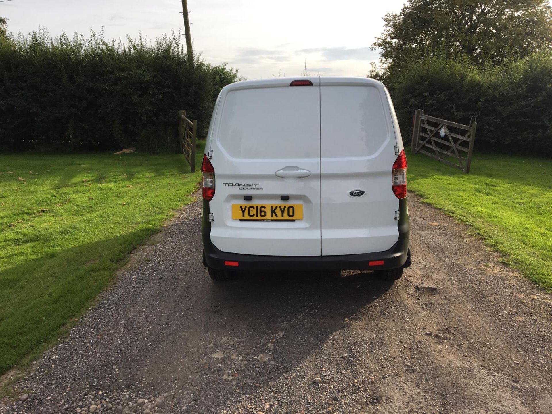 2016/16 REG FORD TRANSIT COURIER BASE TDCI 1.5 DIESEL PANEL VAN, SHOWING 0 FORMER KEEPERS *NO VAT* - Image 5 of 12