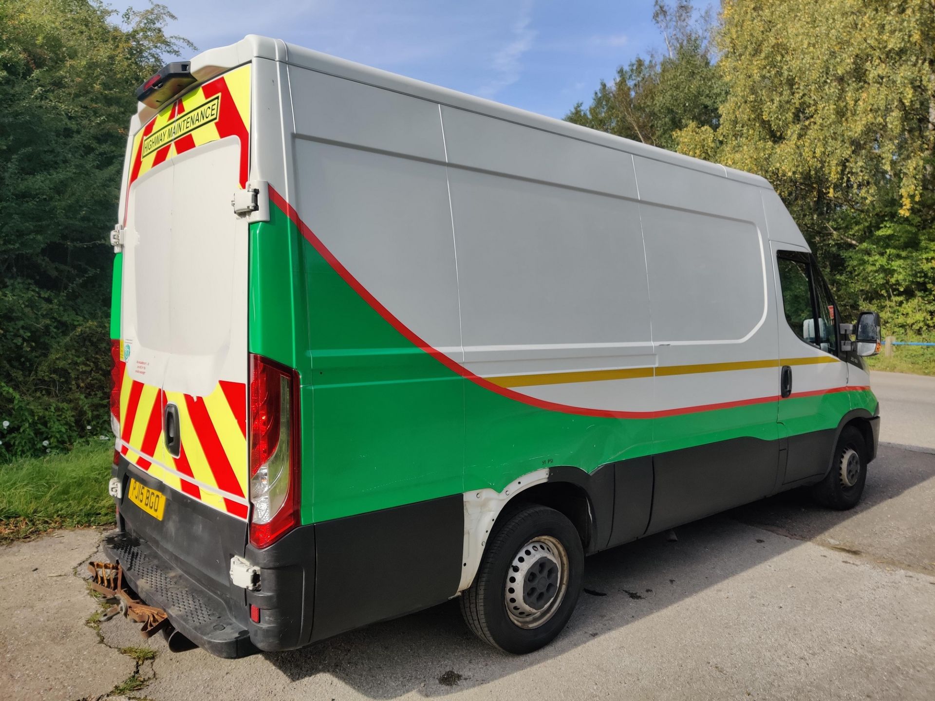 2015/15 REG IVECO DAILY 35S11 MWB WHITE 2.3 DIESEL PANEL VAN, SHOWING 0 FORMER KEEPERS *NO VAT* - Image 6 of 15