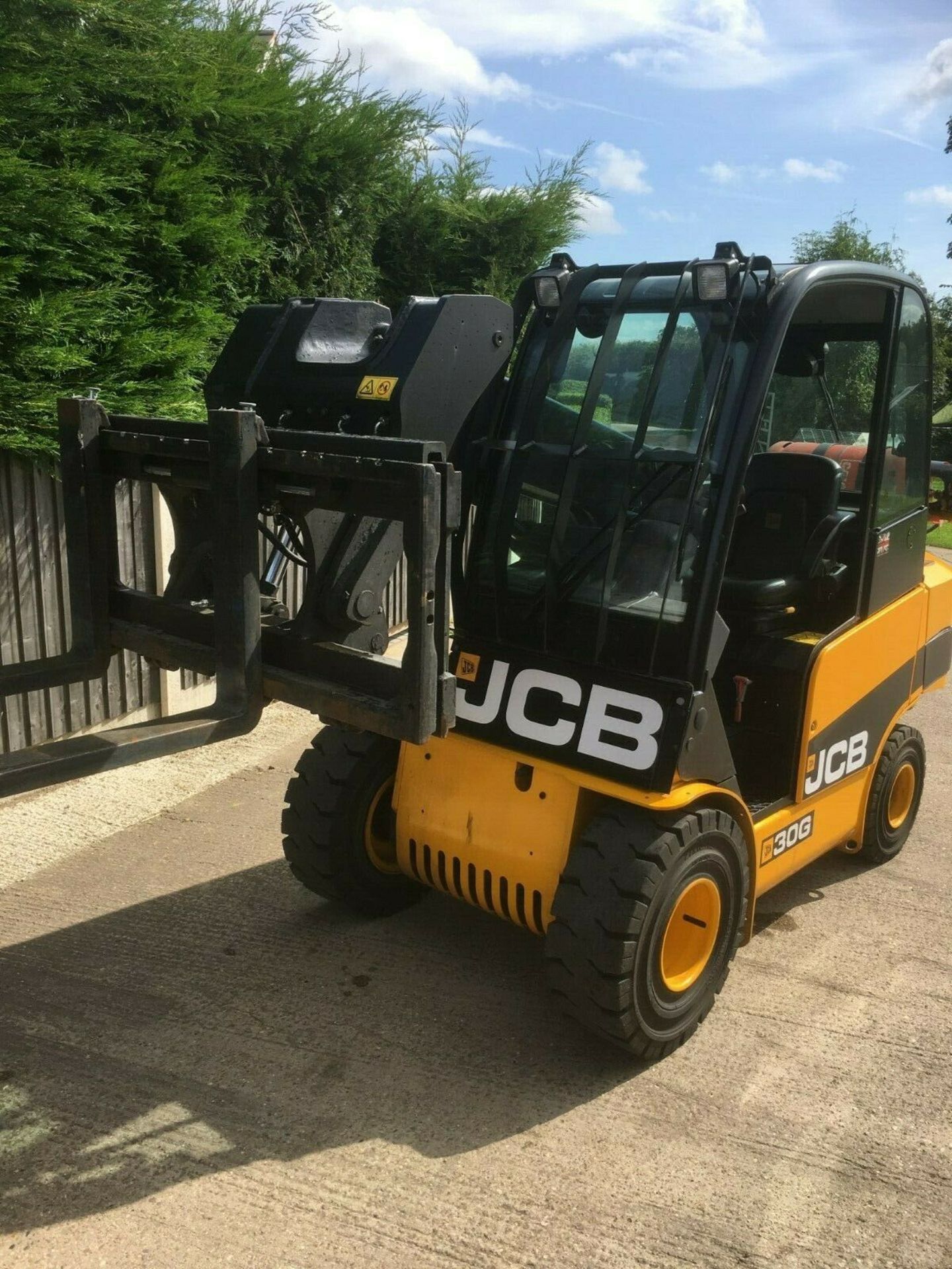 JCB TELETRUK 30G, YEAR 2016, ONLY 720 HOURS. *PLUS VAT* - Image 2 of 4