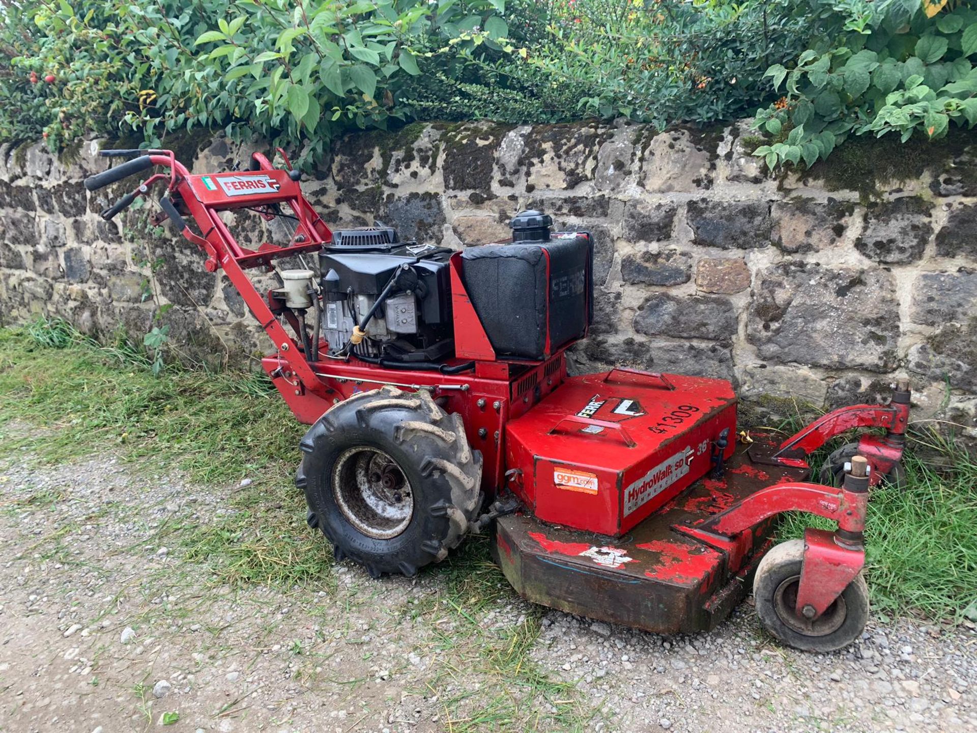 FERRIS HYDRO WALK-BEHIND SD COMMERCIAL 36" CUT MOWER, YEAR 2005, RUNS, WORKS AND CUTS *PLUS VAT*