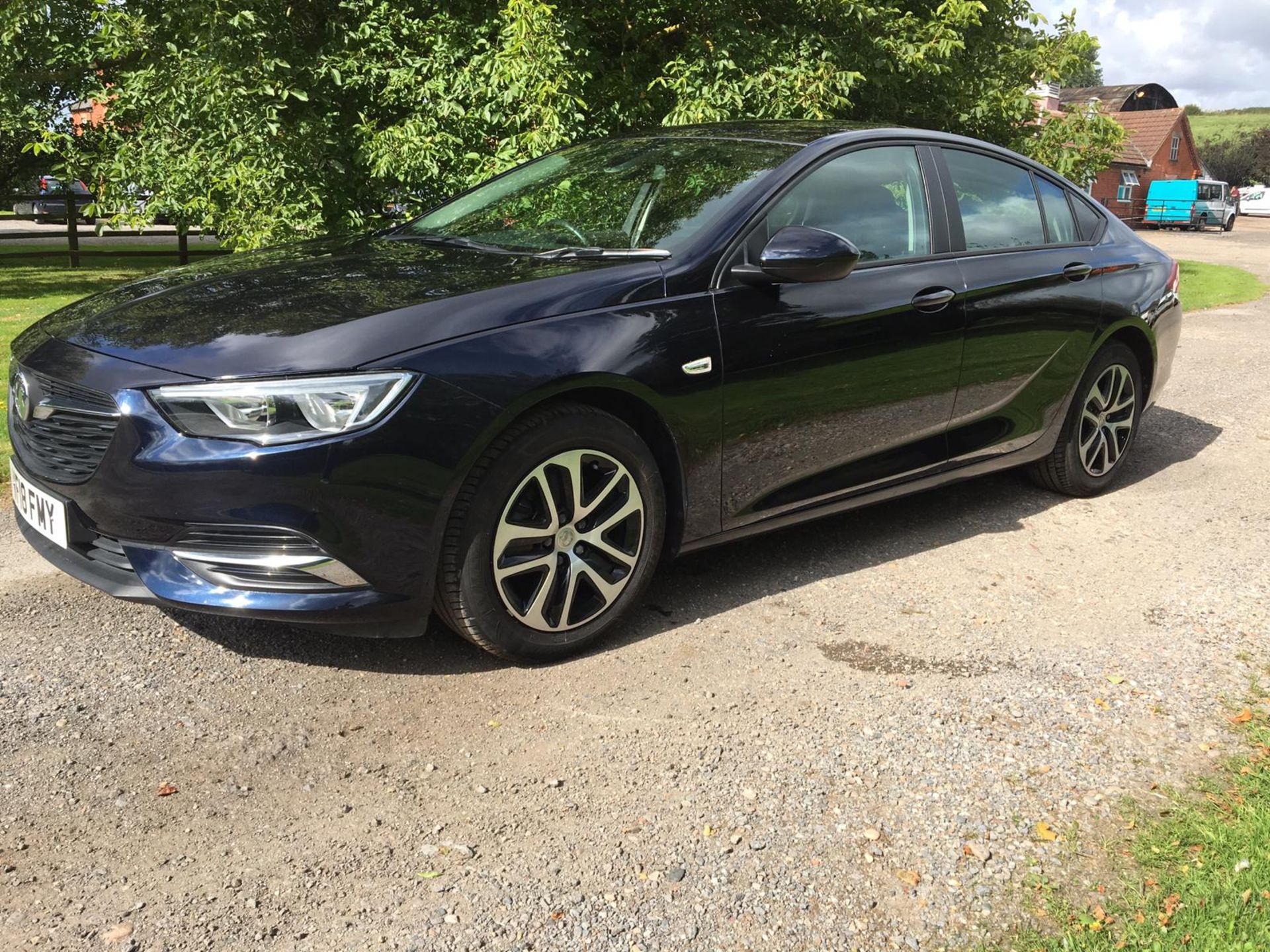 2018/18 REG VAUXHALL INSIGNIA DESIGN ECOTEC TU 1.6 DIESEL 5 DOOR, SHOWING 0 FORMER KEEPERS *NO VAT* - Image 2 of 16