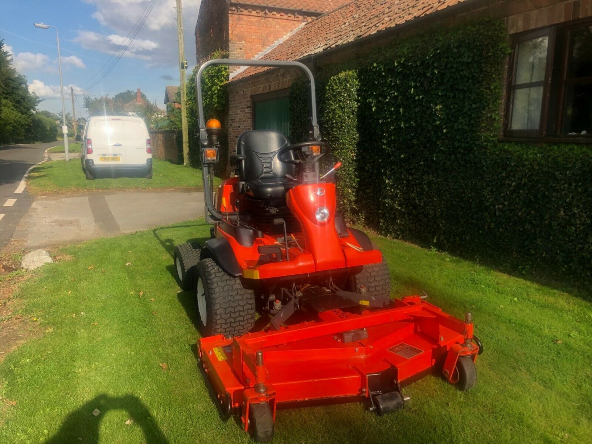 KUBOTA 3680 4x4, YEAR 2013, 60" REAR DISCHARGE UPFRONT ROTARY MOWER, HYDRO DRIVE. *PLUS VAT* - Image 2 of 9