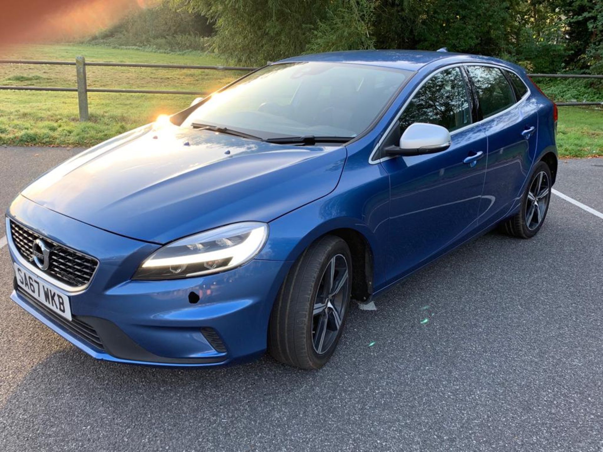 2017/67 REG VOLVO V40 R-DESIGN NAV + D2 2.0 DIESEL BLUE 5 DOOR HATCHBACK, SHOWING 1 FORMER KEEPER - Image 3 of 19