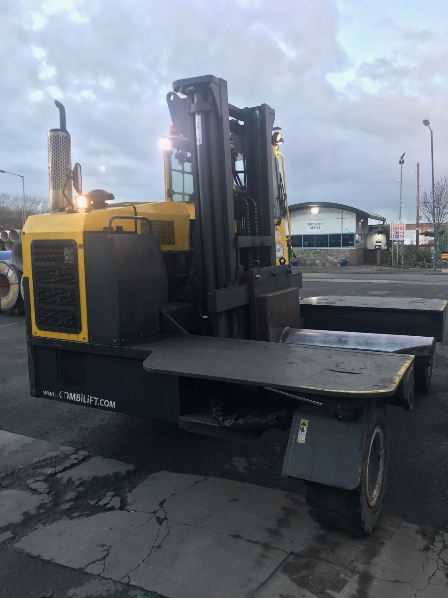 COMBILIFT C14000 SIDELOADER DIESEL FORKLIFT, YEAR 2013 *PLUS VAT* - Image 3 of 4