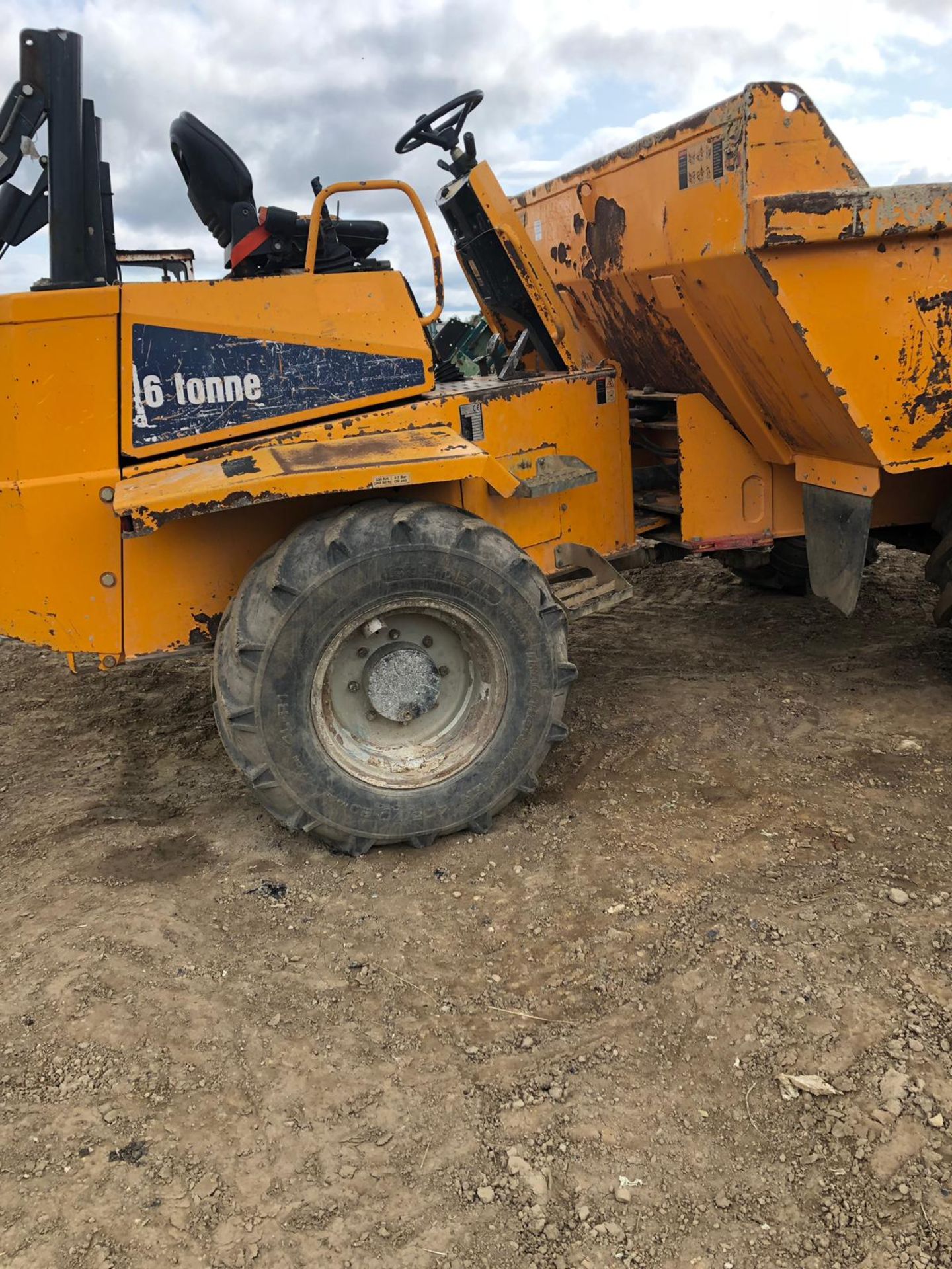 2013 THWAITES STRAIGHT TIP 6 TON DUMPER, SHOWING 1937 HOURS *PLUS VAT*