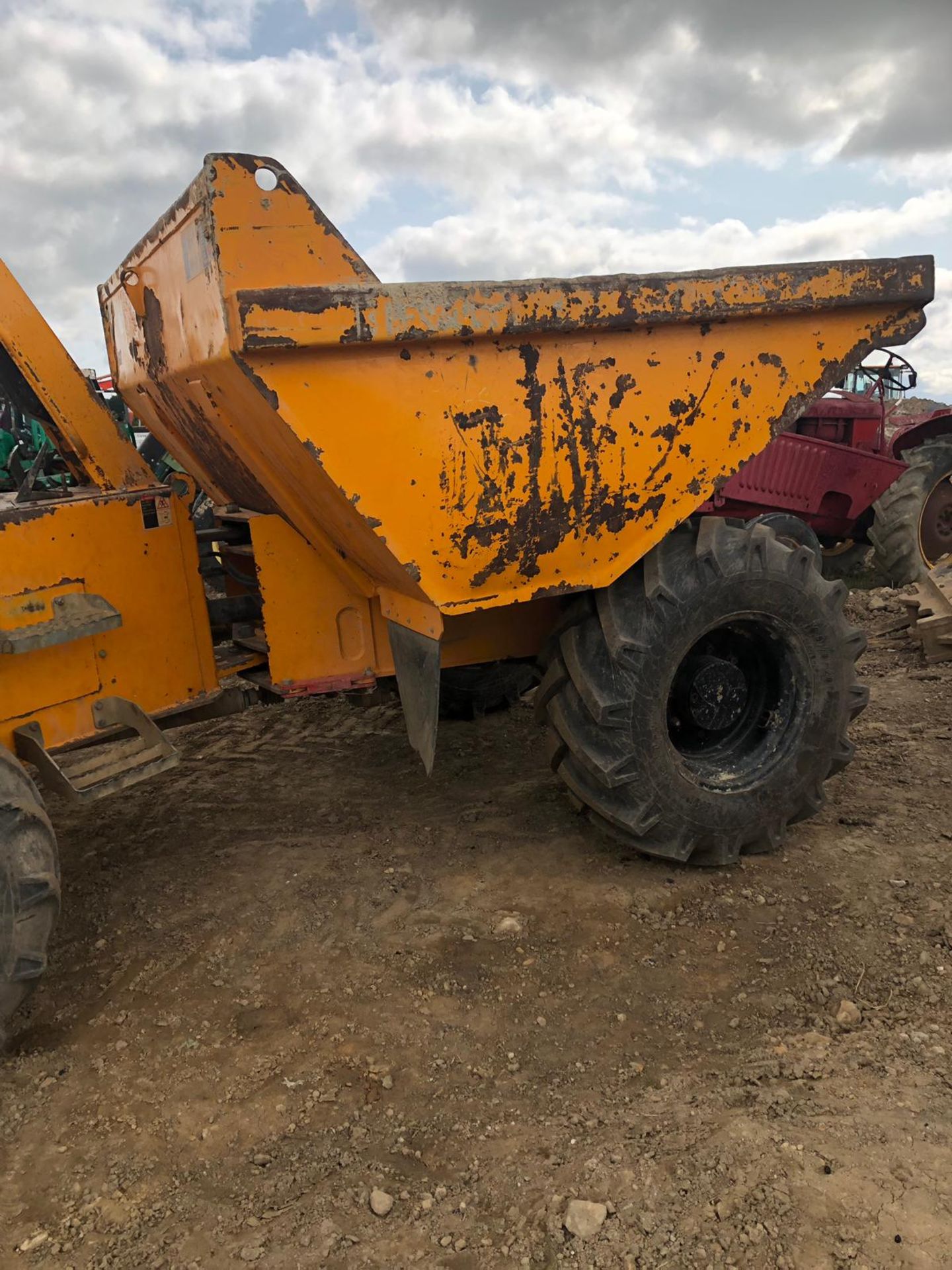 2013 THWAITES STRAIGHT TIP 6 TON DUMPER, SHOWING 1937 HOURS *PLUS VAT* - Image 2 of 8