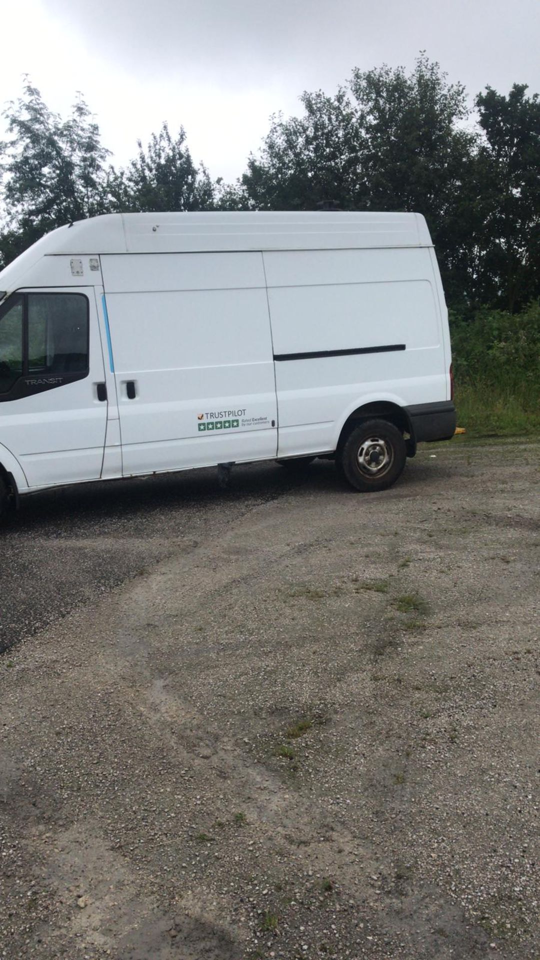 2010/10 REG FORD TRANSIT 115 T350L RWD 2.4 DIESEL WHITE PANEL VAN, SHOWING 3 FORMER KEEPERS *NO VAT* - Image 3 of 8