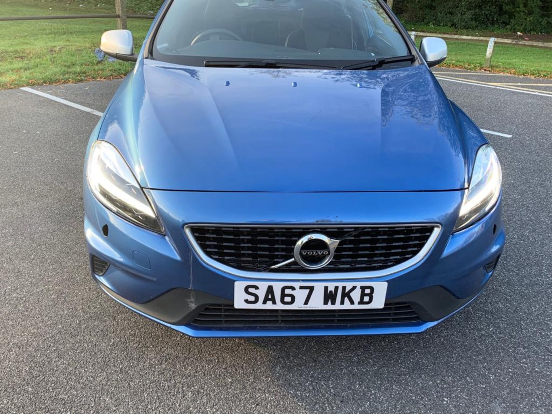 2017/67 REG VOLVO V40 R-DESIGN NAV + D2 2.0 DIESEL BLUE 5 DOOR HATCHBACK, SHOWING 1 FORMER KEEPER - Image 2 of 19