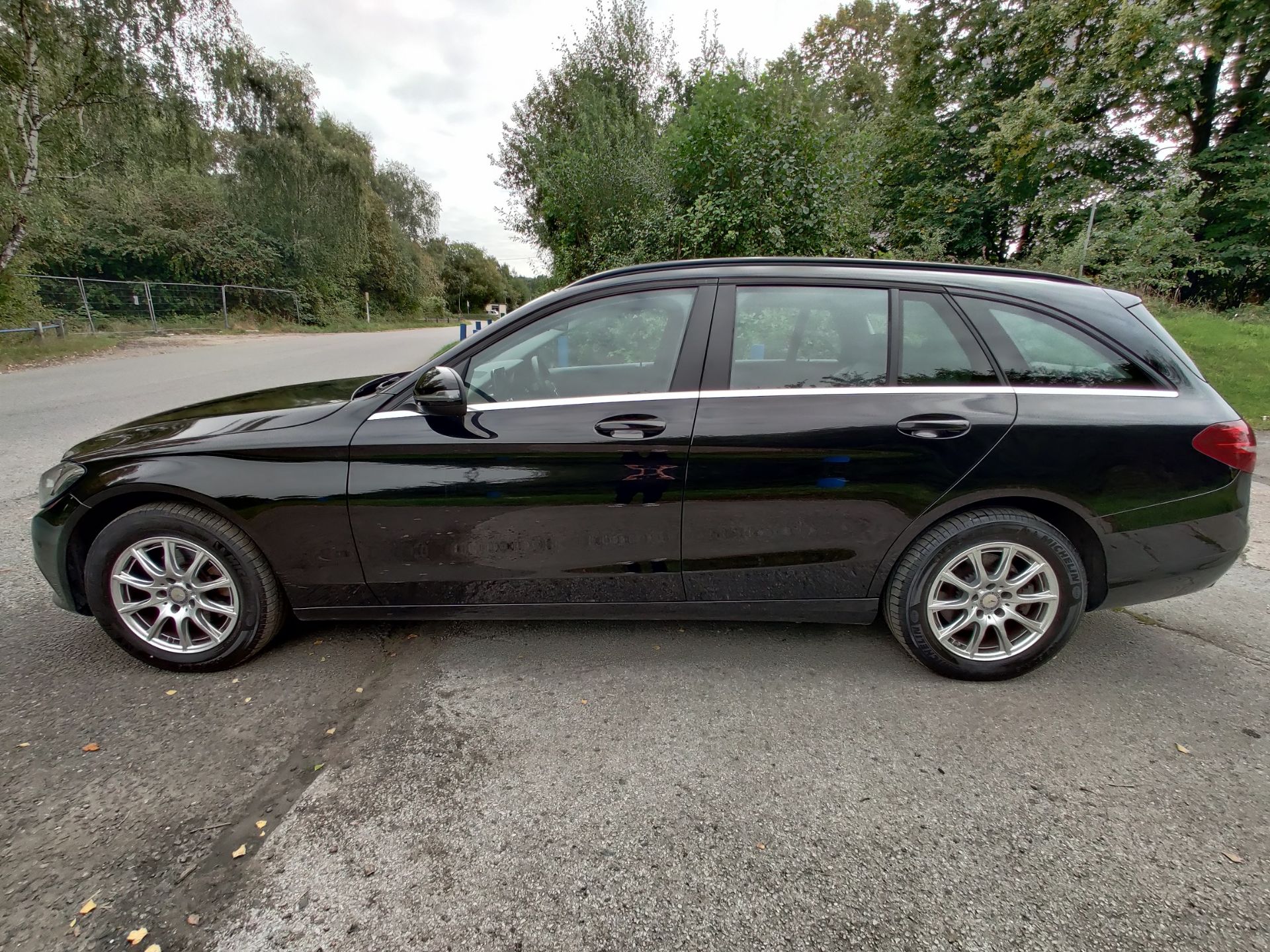 2016/66 REG MERCEDES-BENZ C200 D SE AUTO 1.6 DIESEL BLACK ESTATE, SHOWING 0 FORMER KEEPERS *NO VAT* - Image 4 of 23