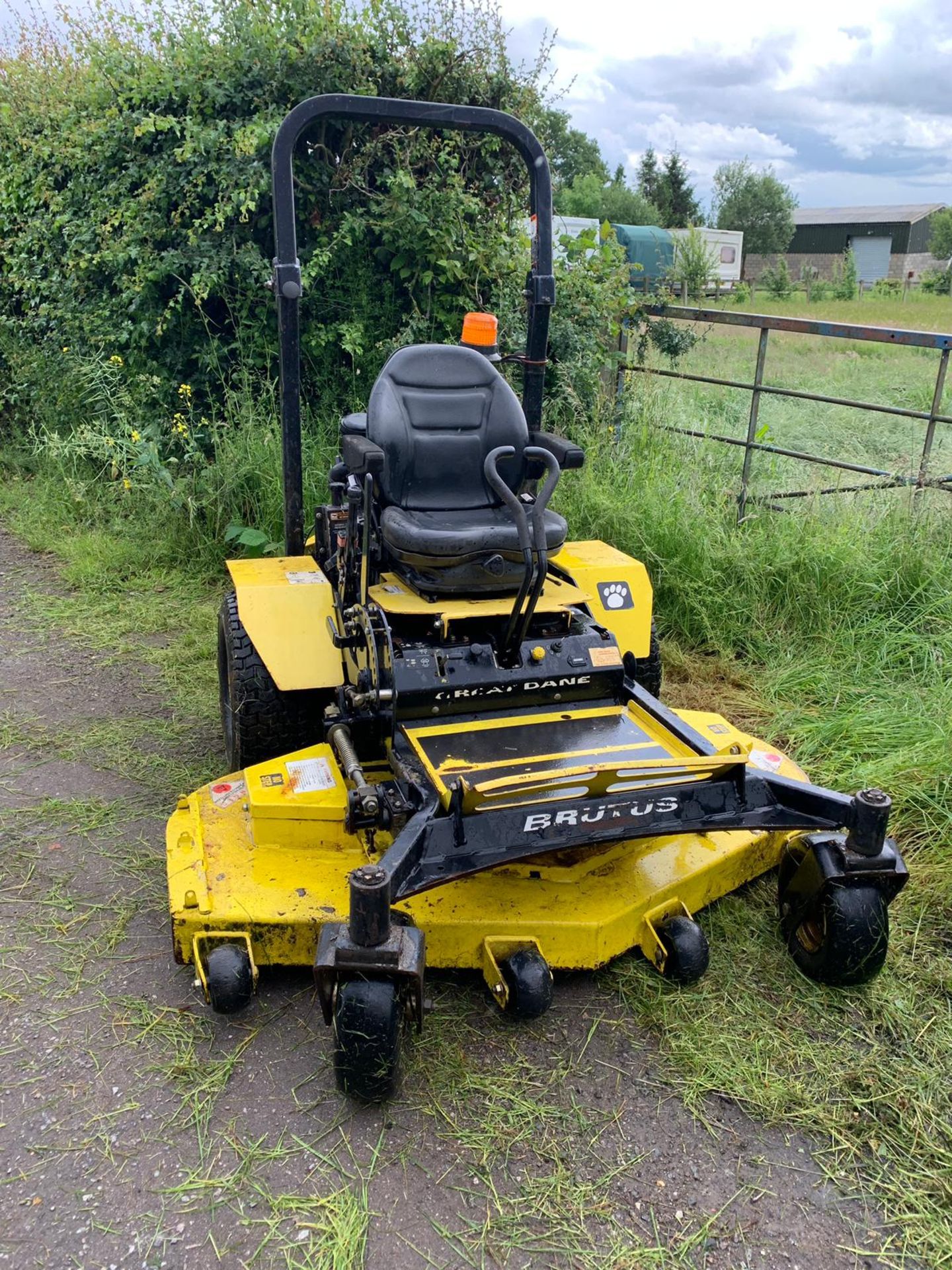 2012 GREAT DANE BRUTUS RIDE ON ZERO TURN PETROL LAWN MOWER *PLUS VAT* - Bild 3 aus 11